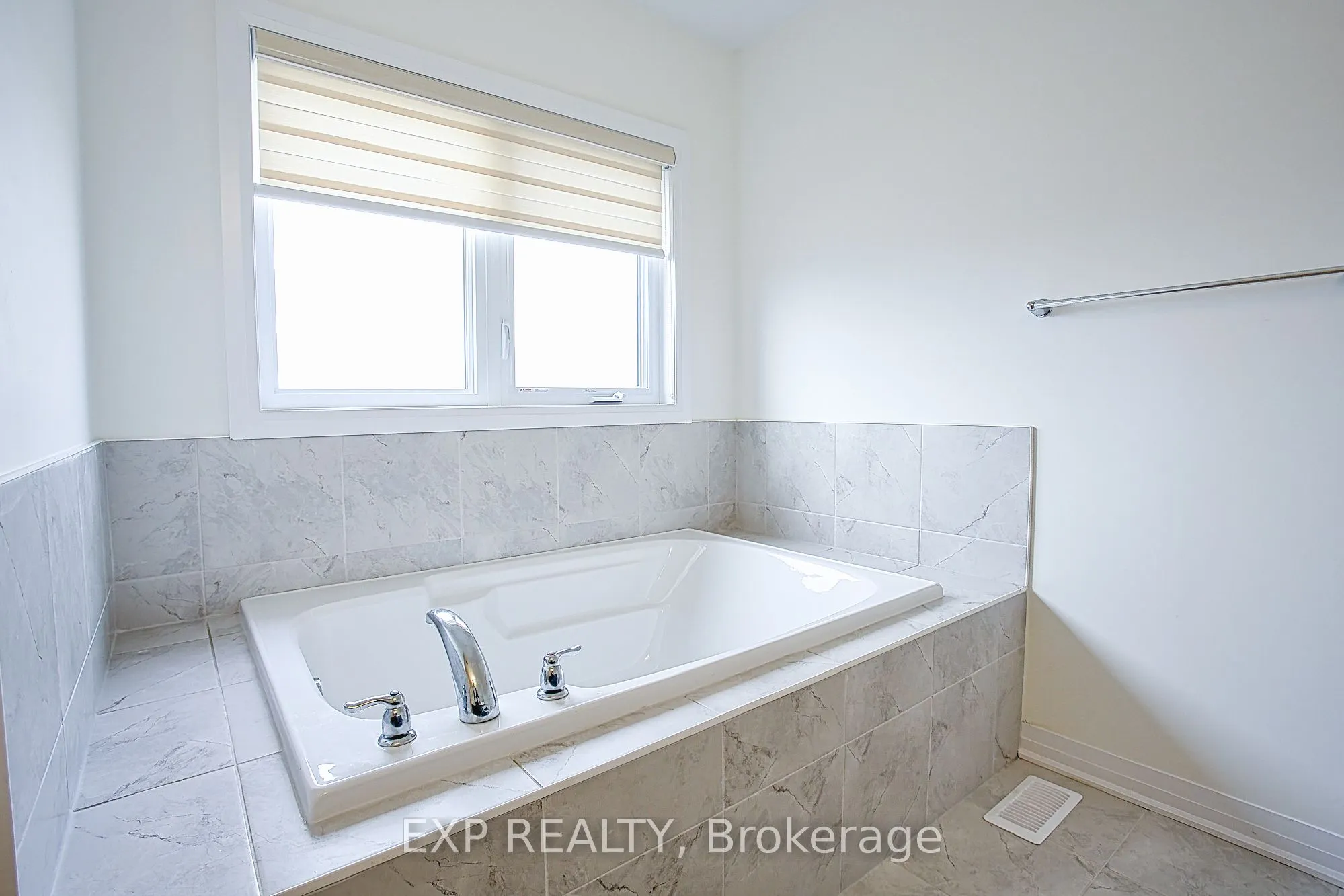 123 Port Crescent
