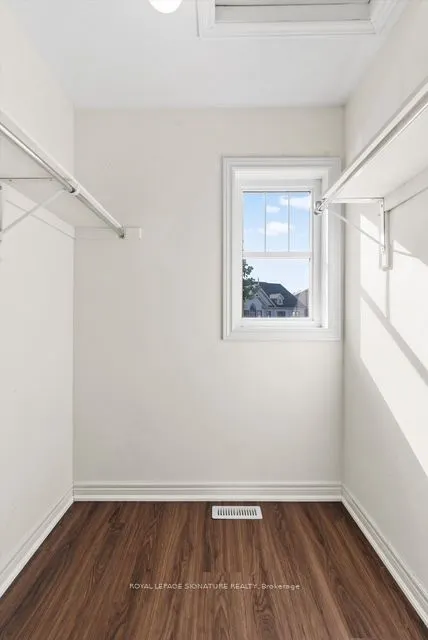 35 Fiddlehead Crescent