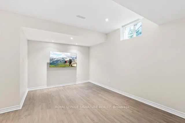 35 Fiddlehead Crescent