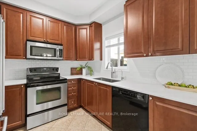 35 Fiddlehead Crescent
