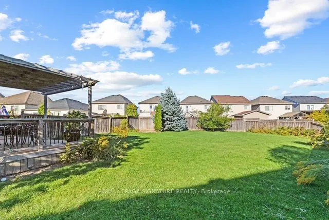 35 Fiddlehead Crescent