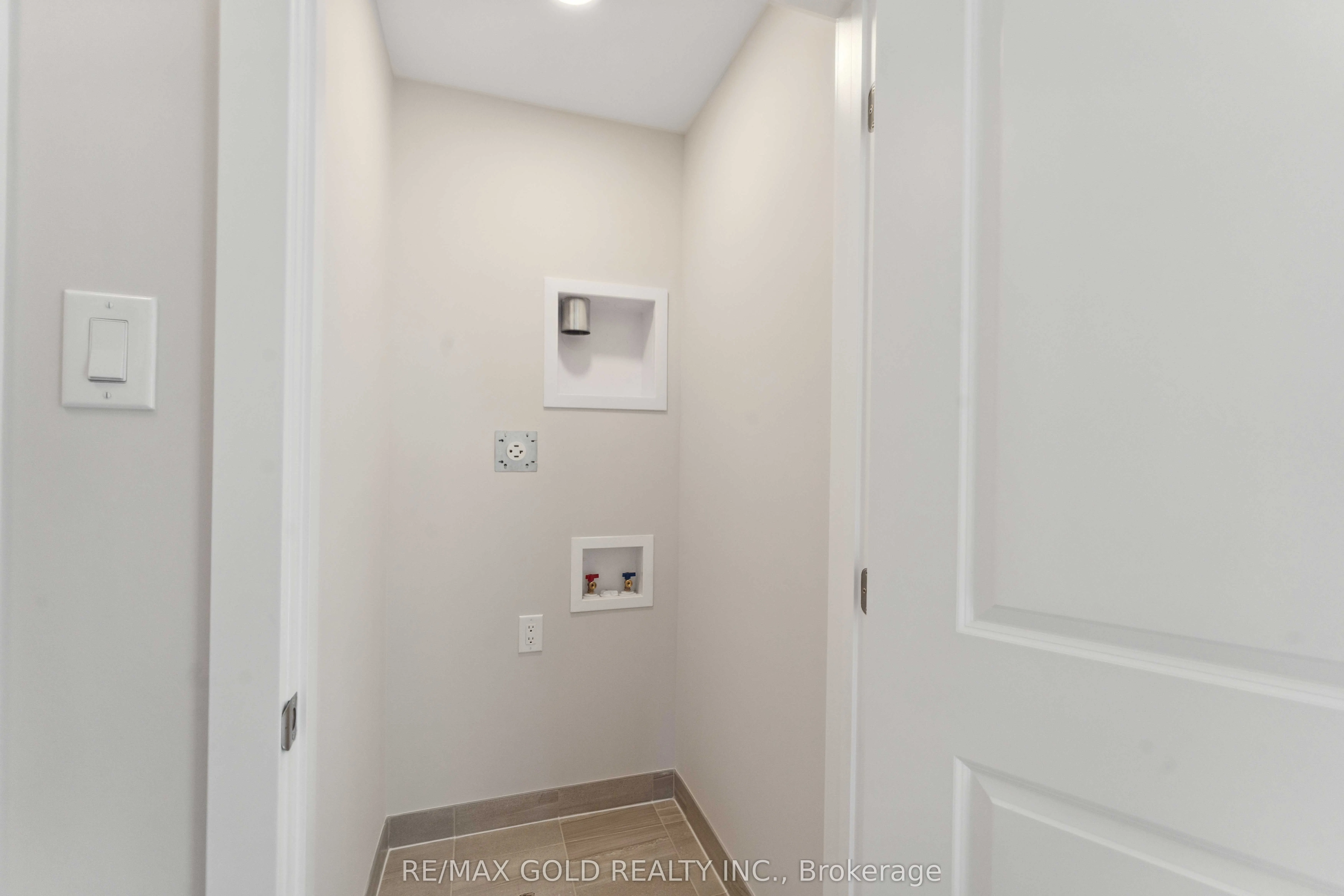 356 Peninsula Road