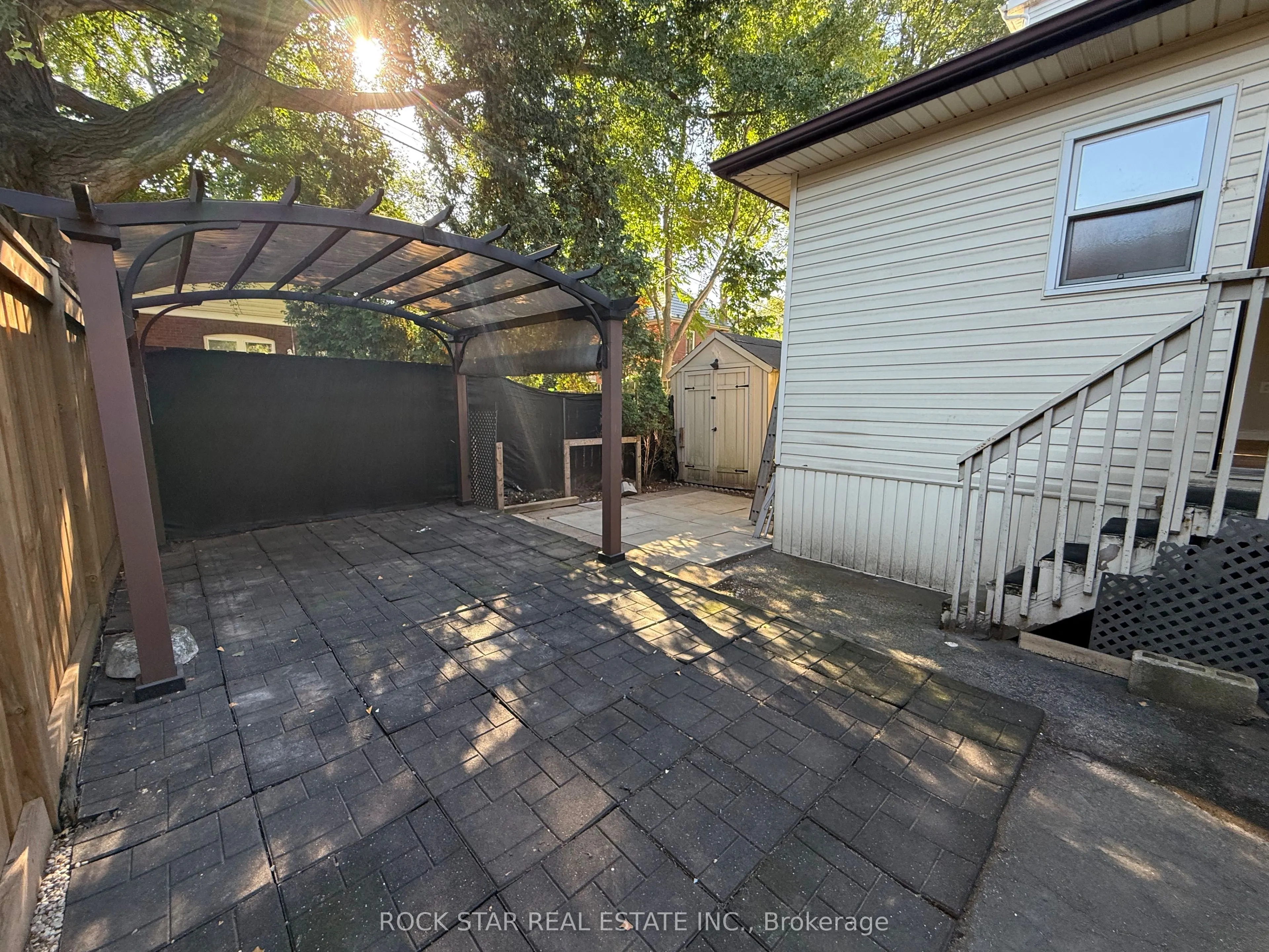 203 Fairleigh Avenue S