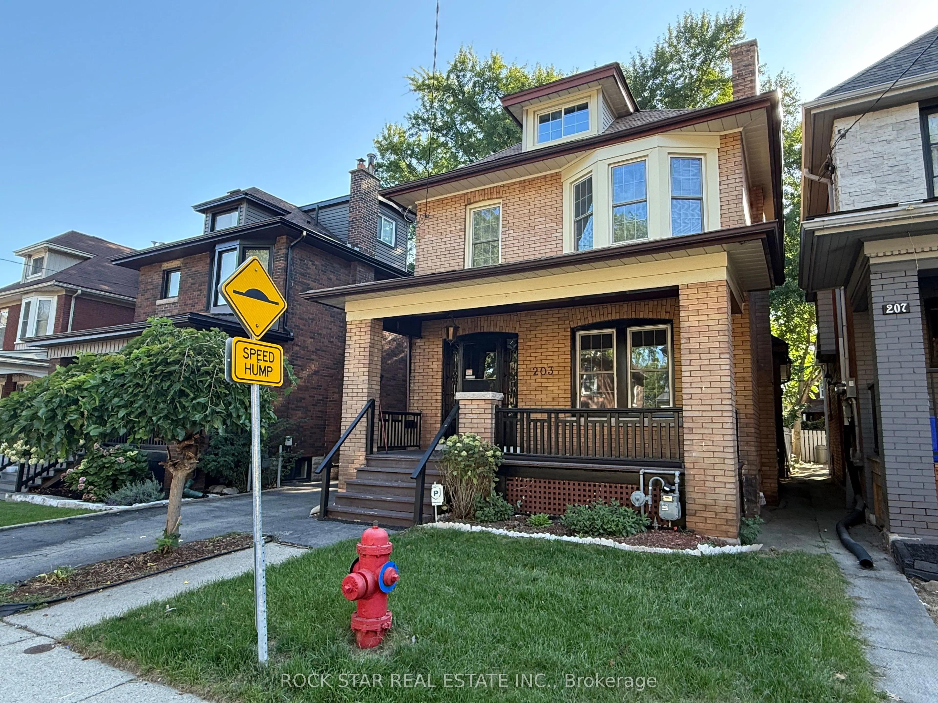 203 Fairleigh Avenue S