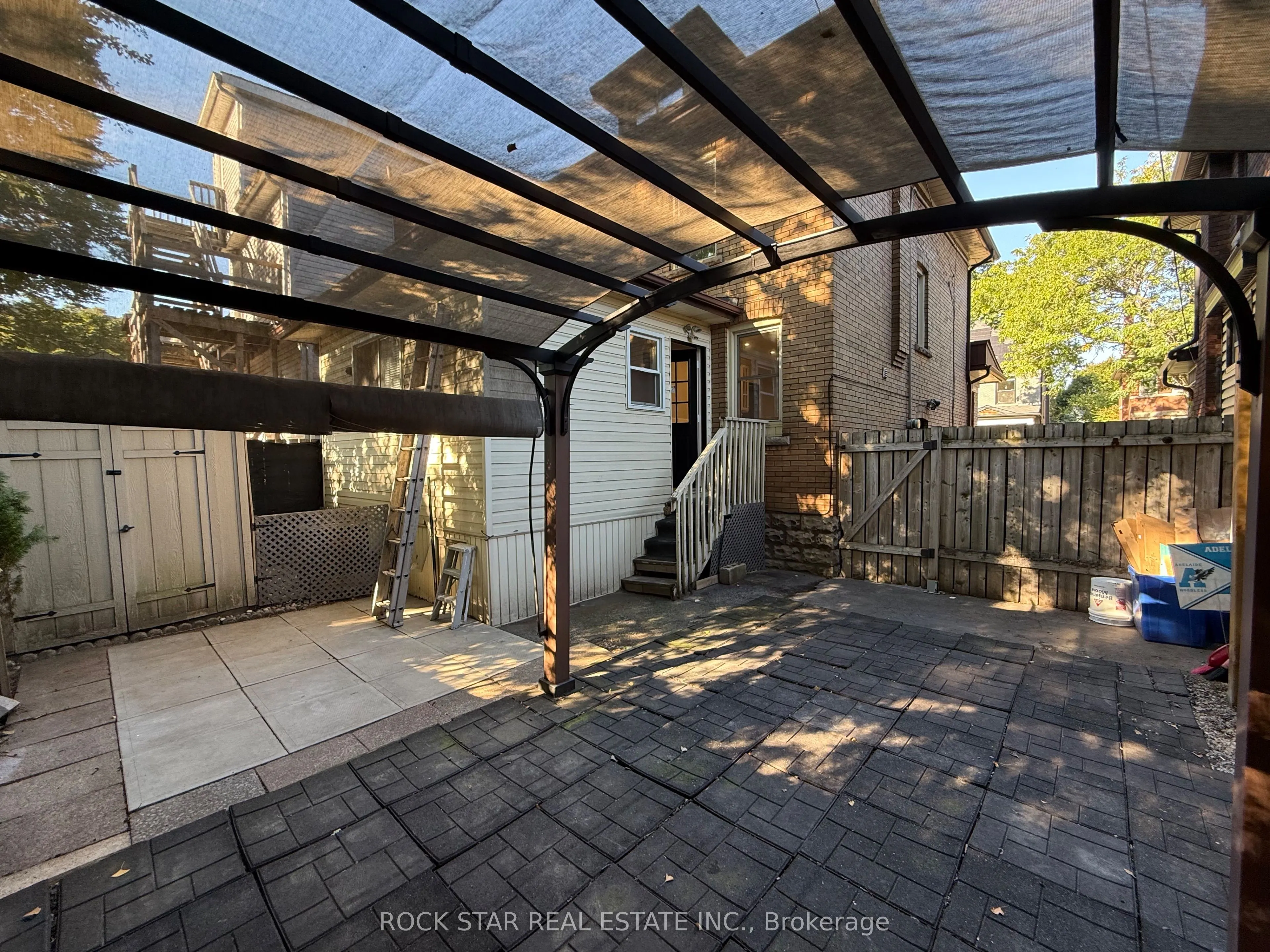 203 Fairleigh Avenue S