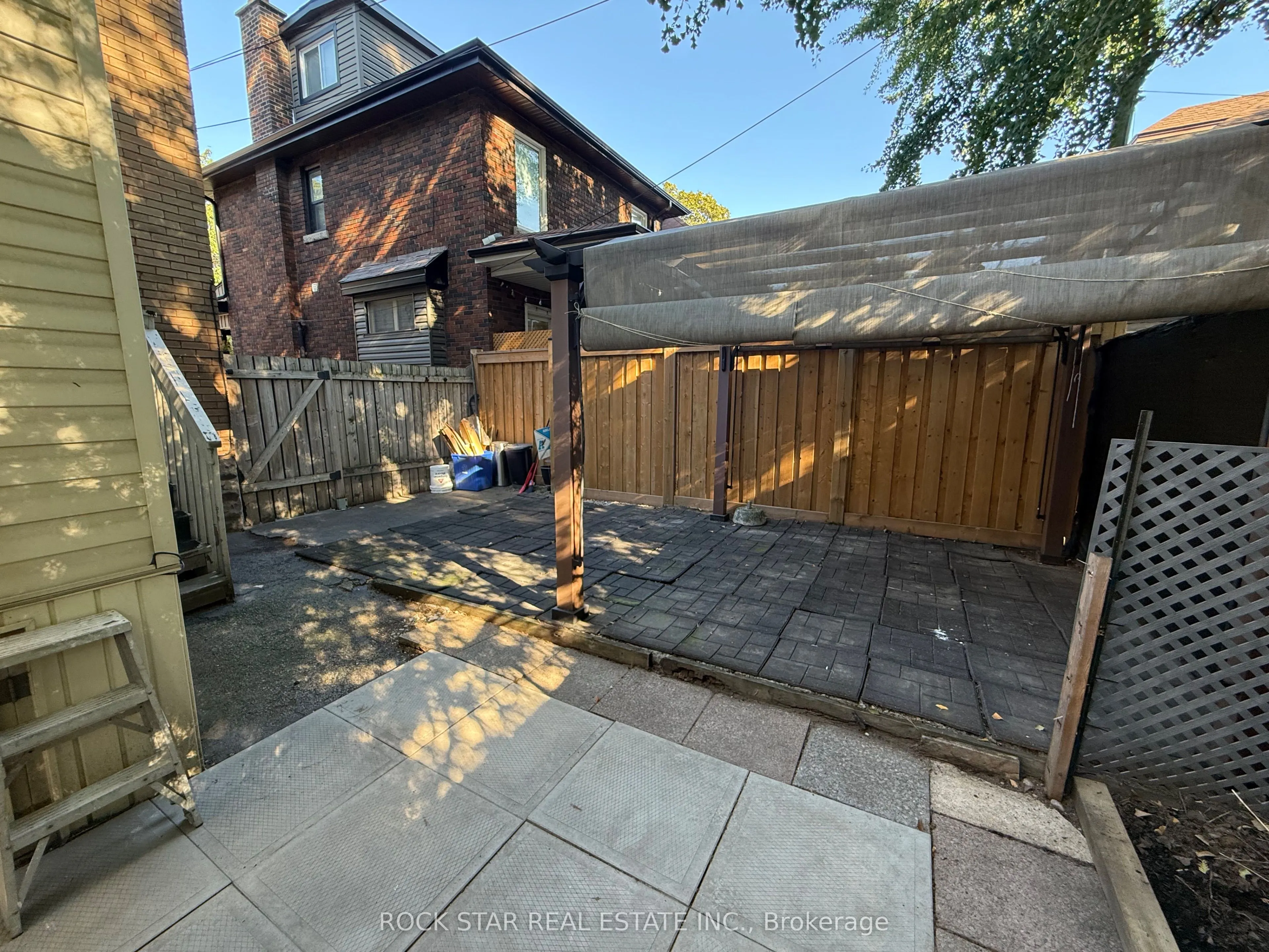 203 Fairleigh Avenue S