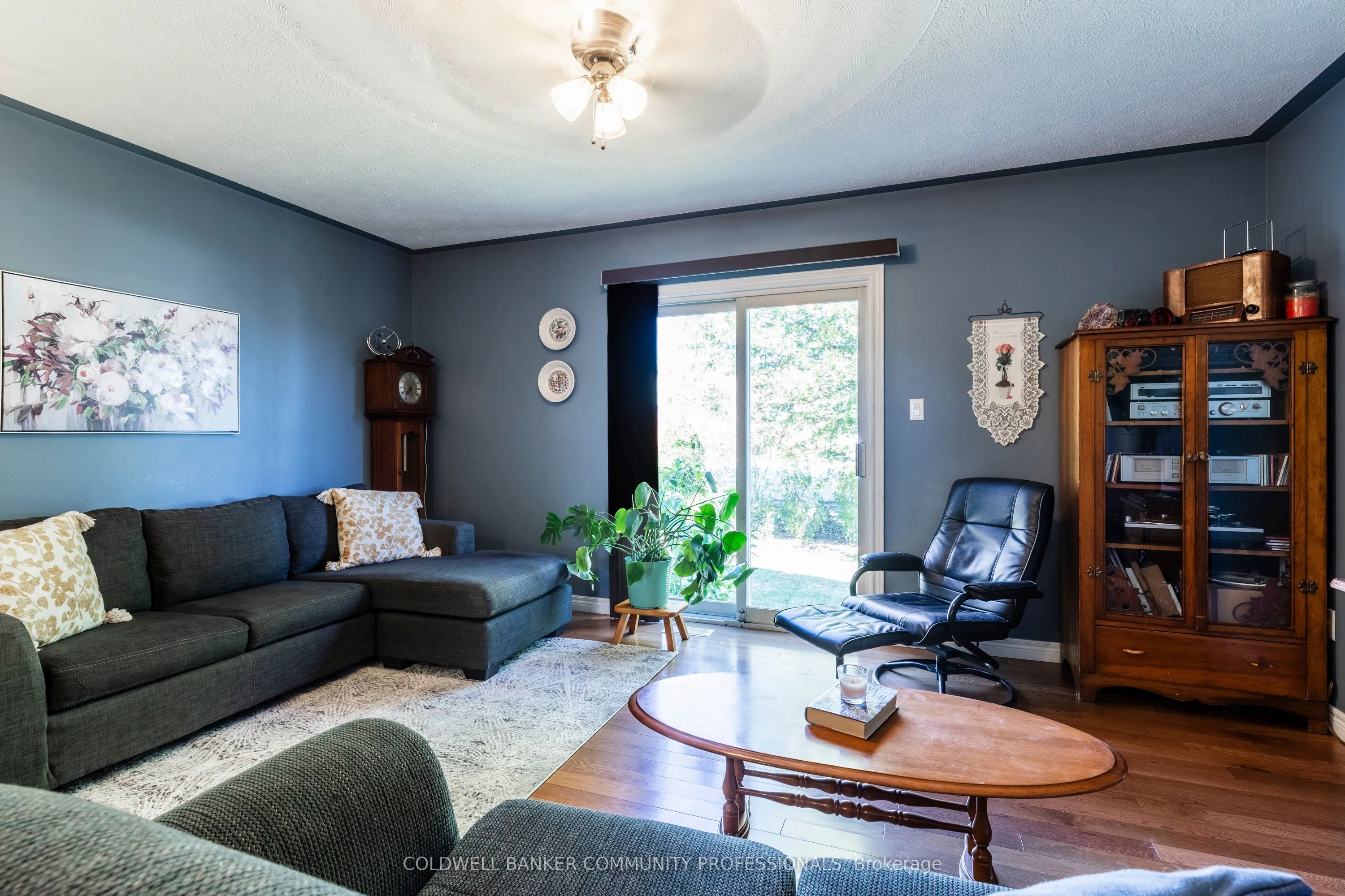 33 Oak Crescent