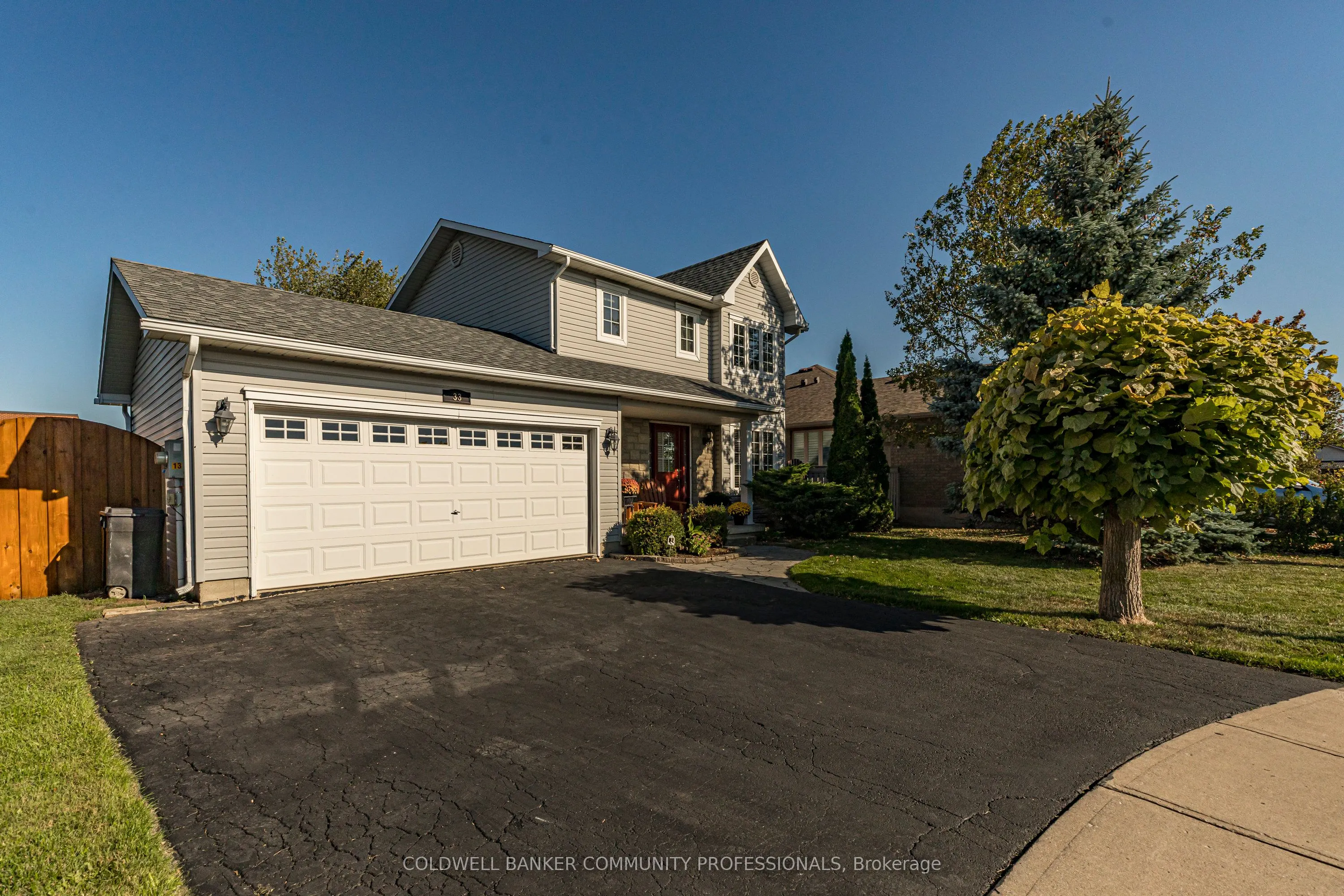 33 Oak Crescent