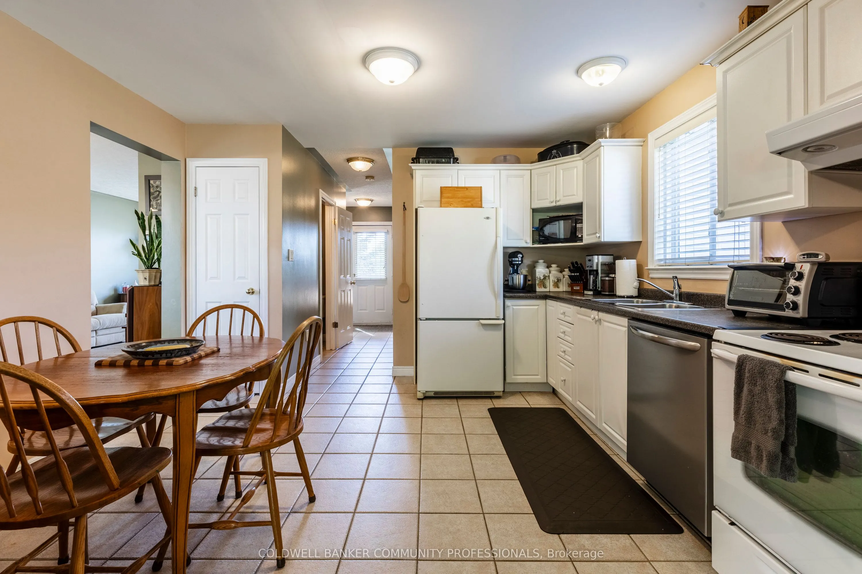 33 Oak Crescent
