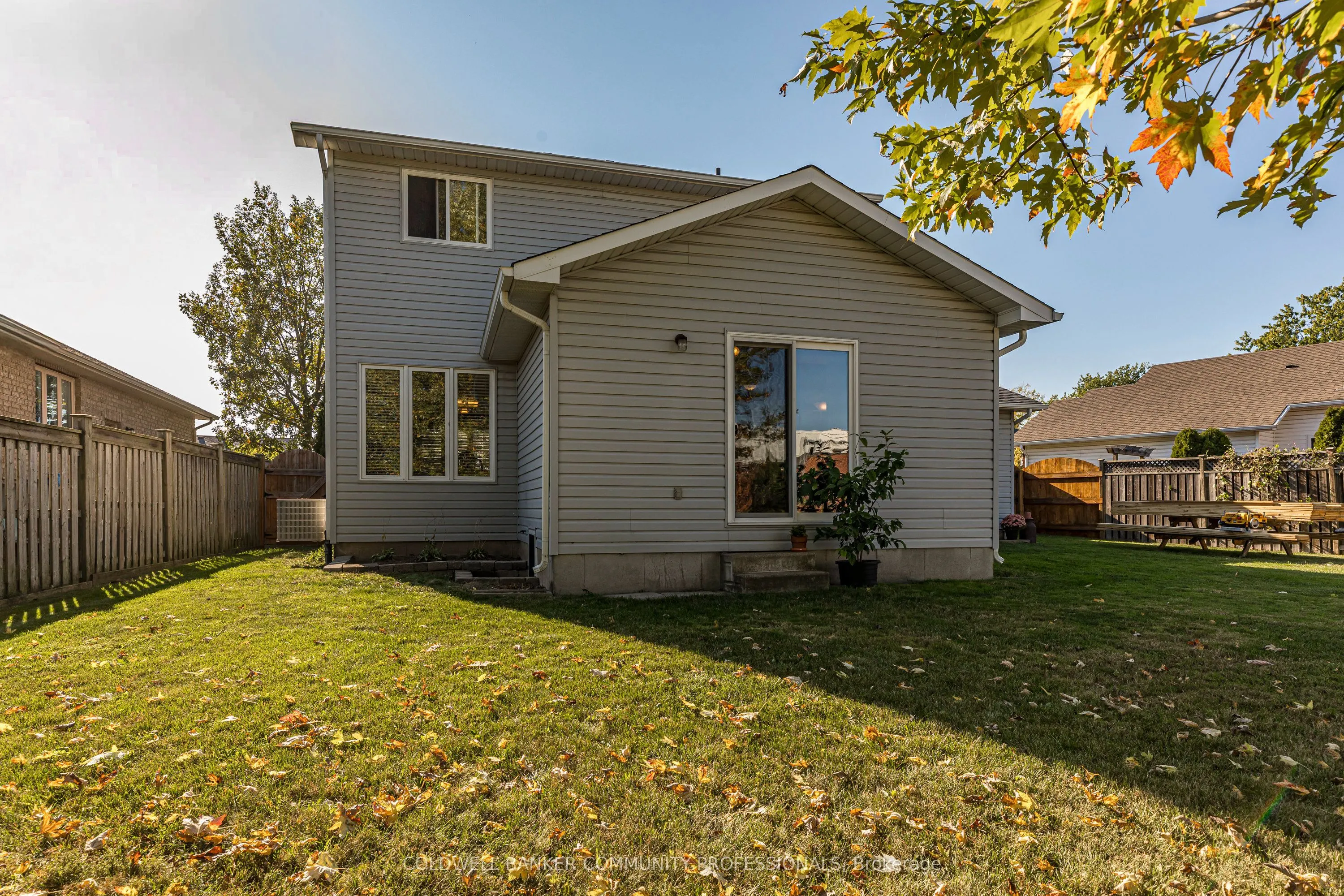33 Oak Crescent