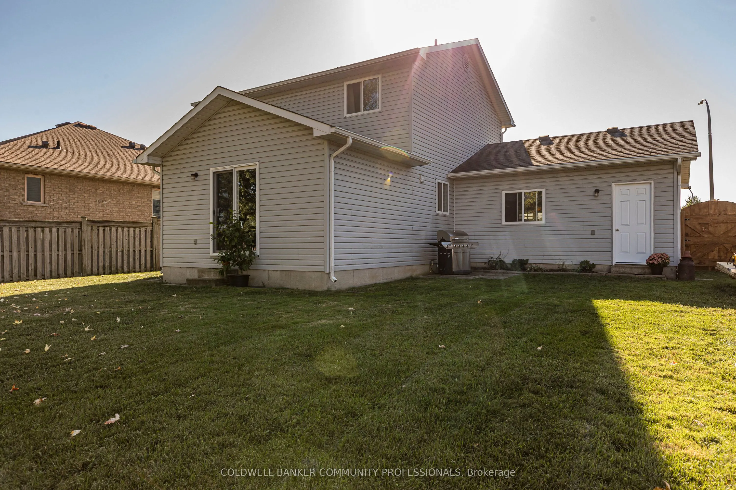 33 Oak Crescent