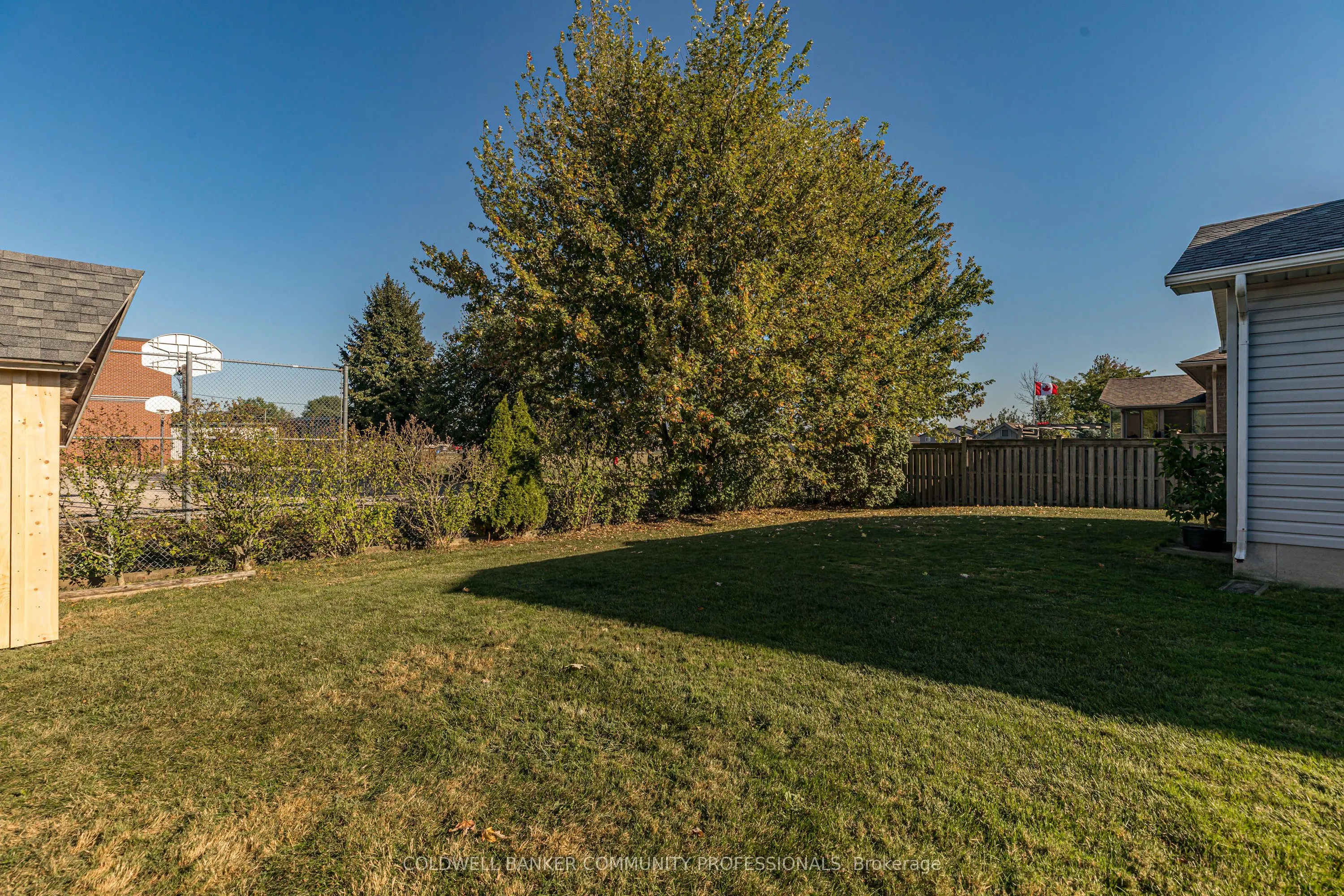 33 Oak Crescent