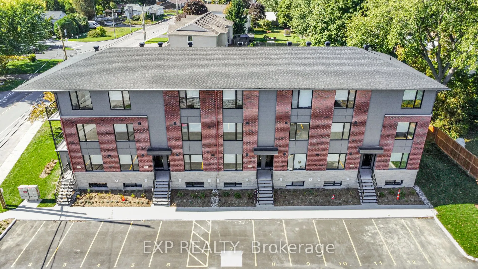 251 Castor Street, #6