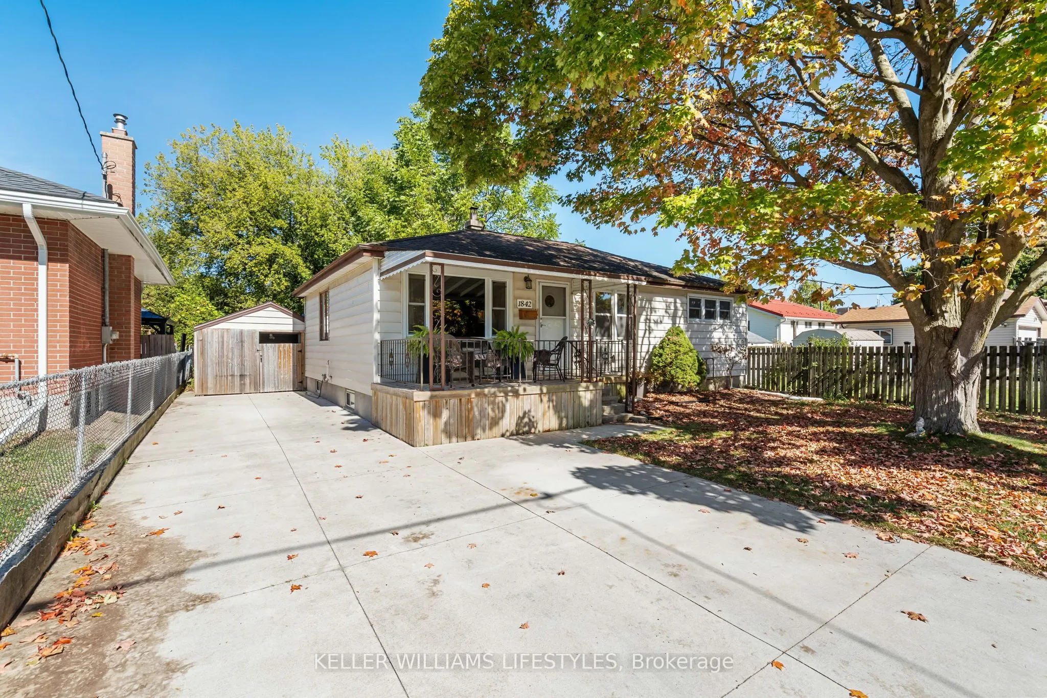 1842 Dumont Street