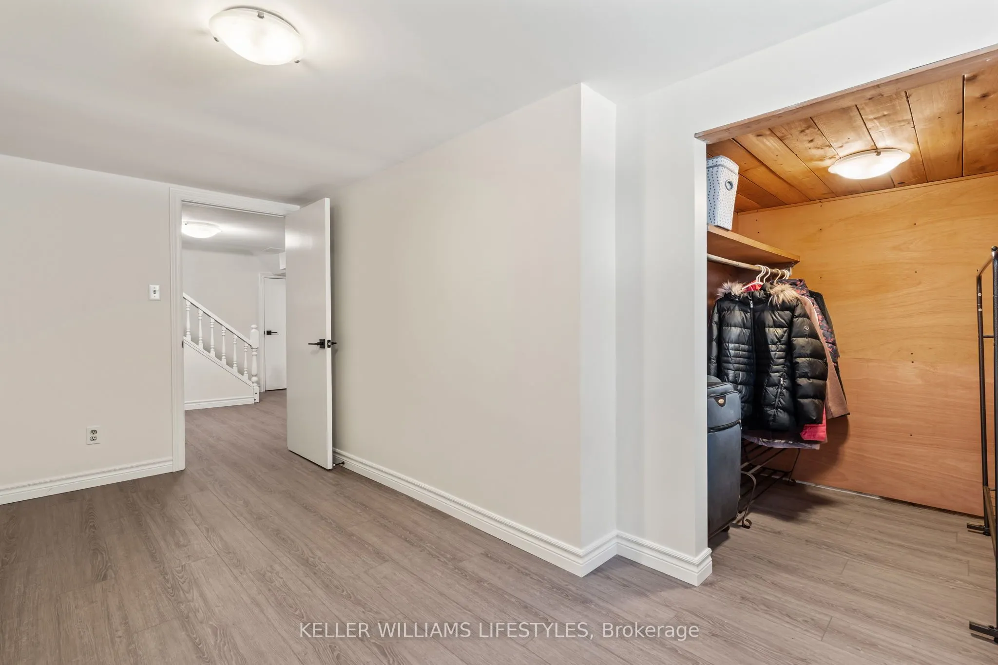 1842 Dumont Street
