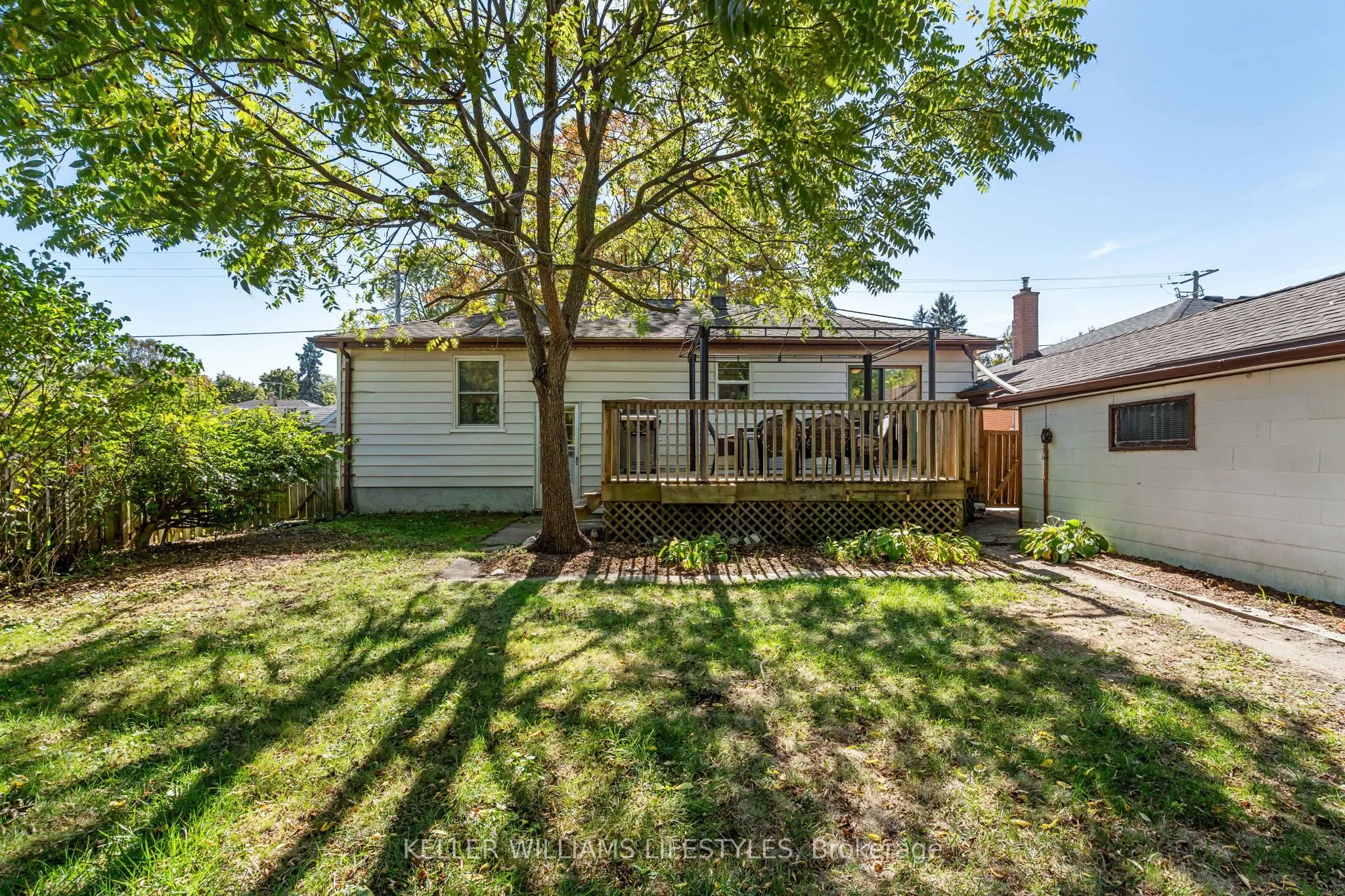 1842 Dumont Street