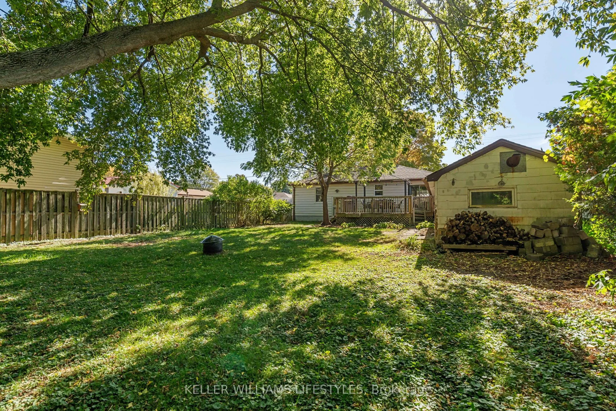 1842 Dumont Street
