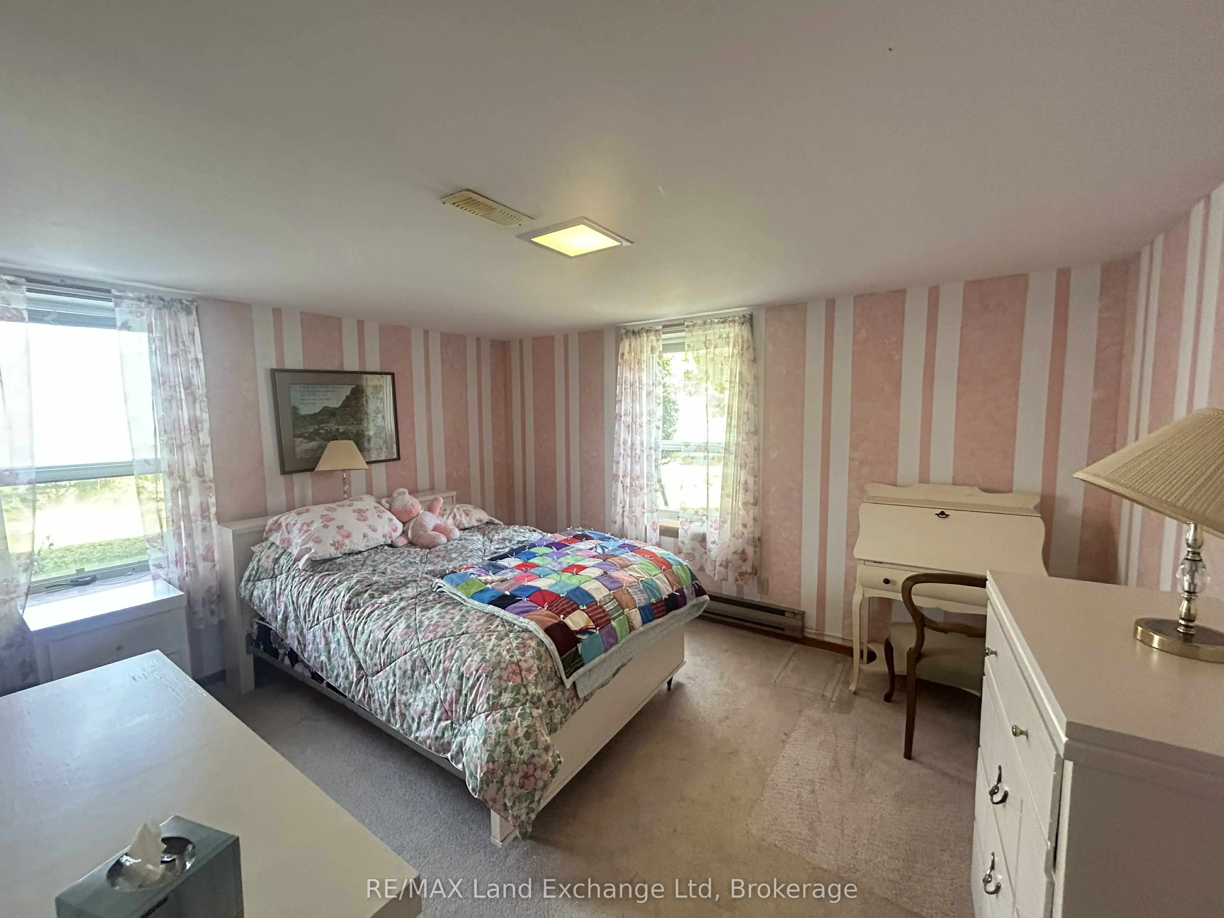 38 Hillcrest Street W