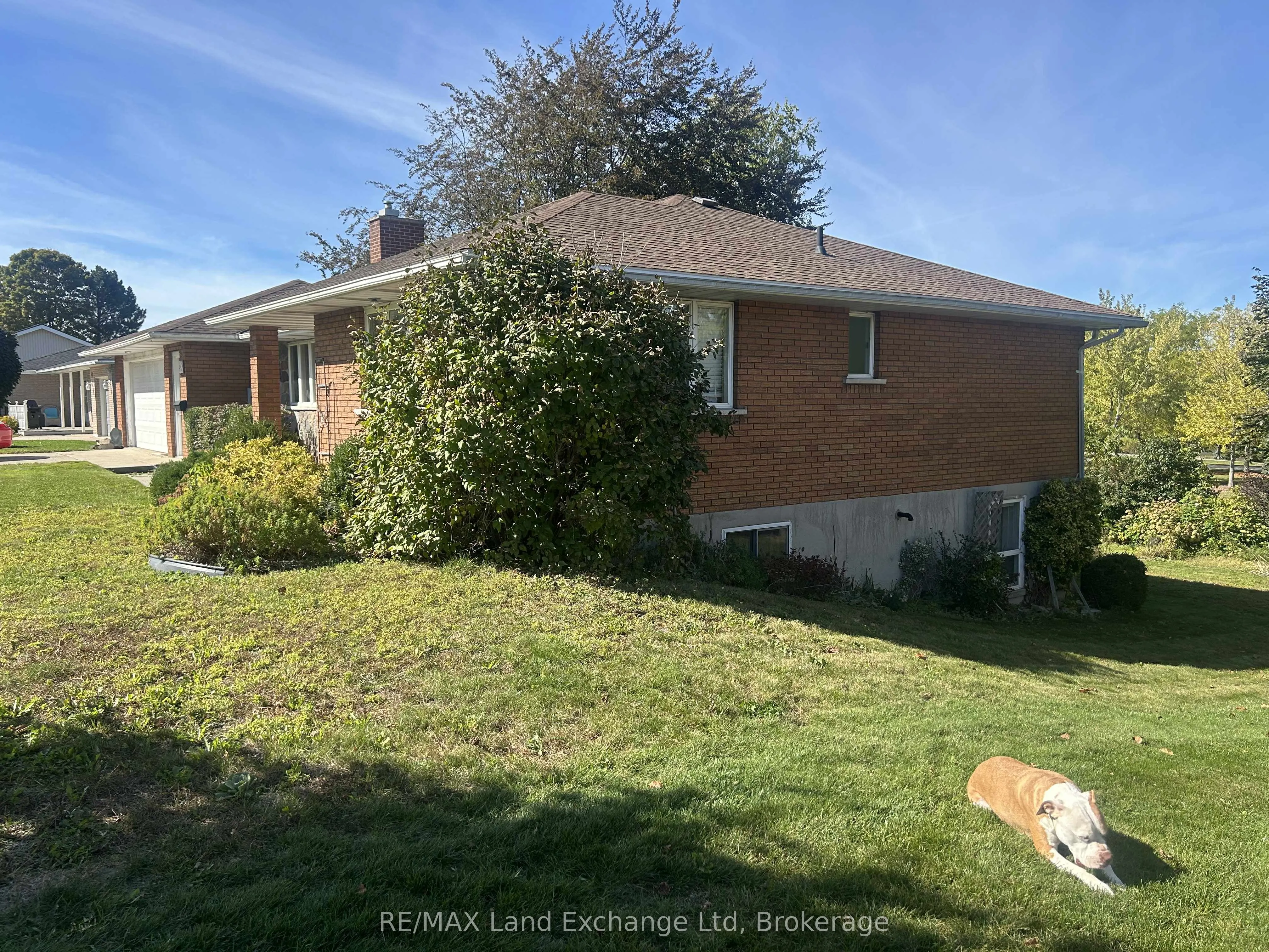 38 Hillcrest Street W