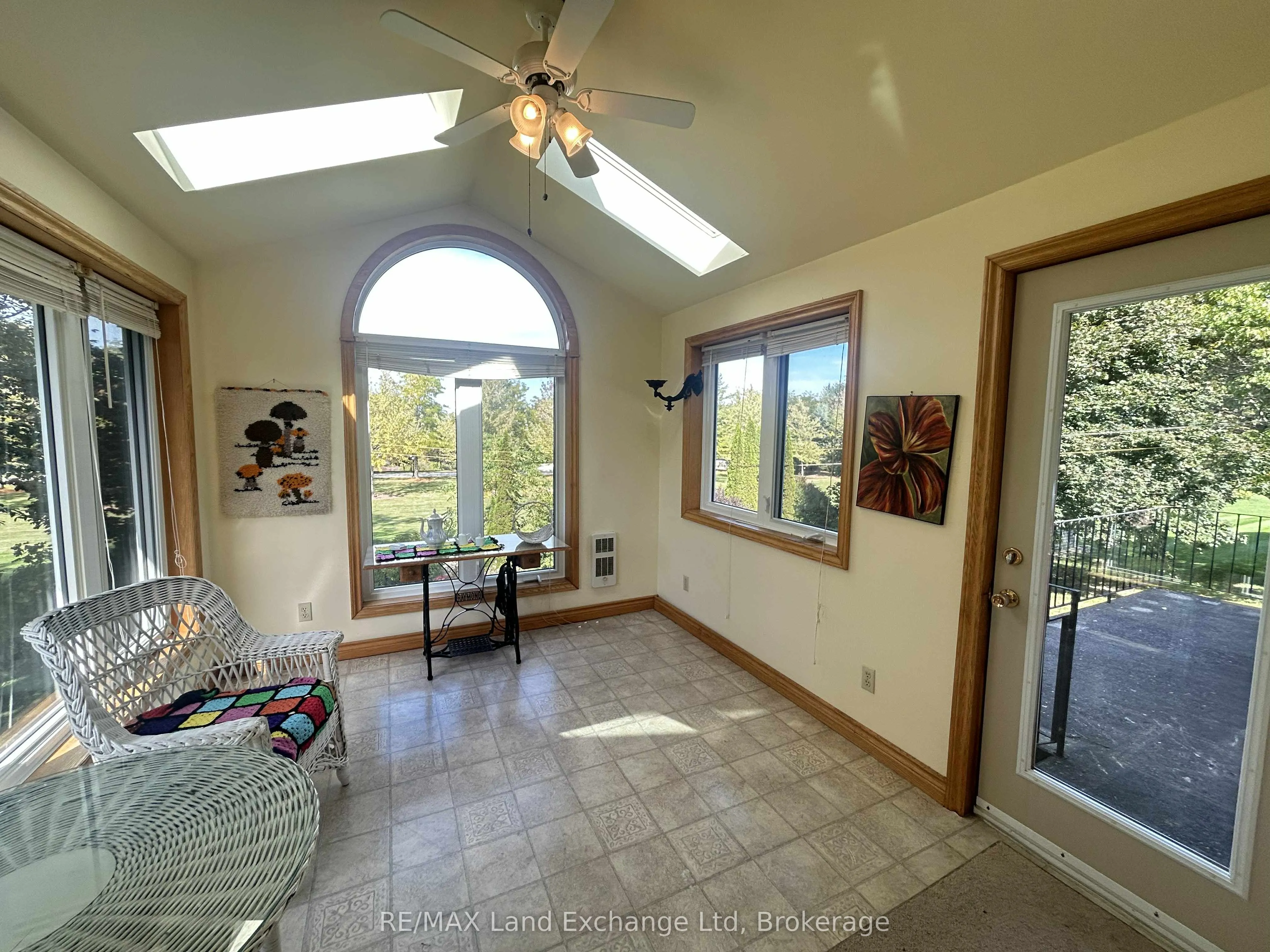 38 Hillcrest Street W