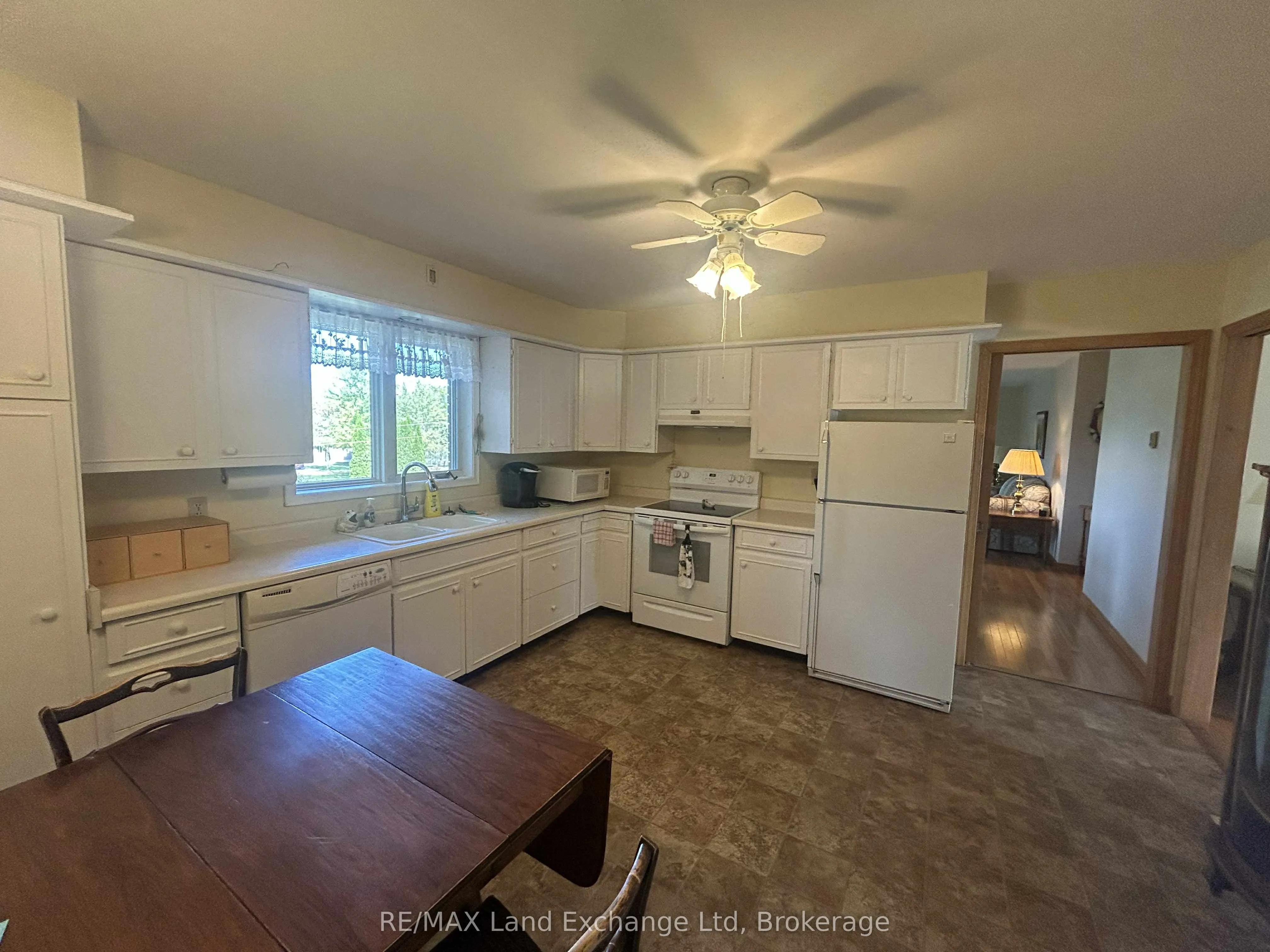 38 Hillcrest Street W