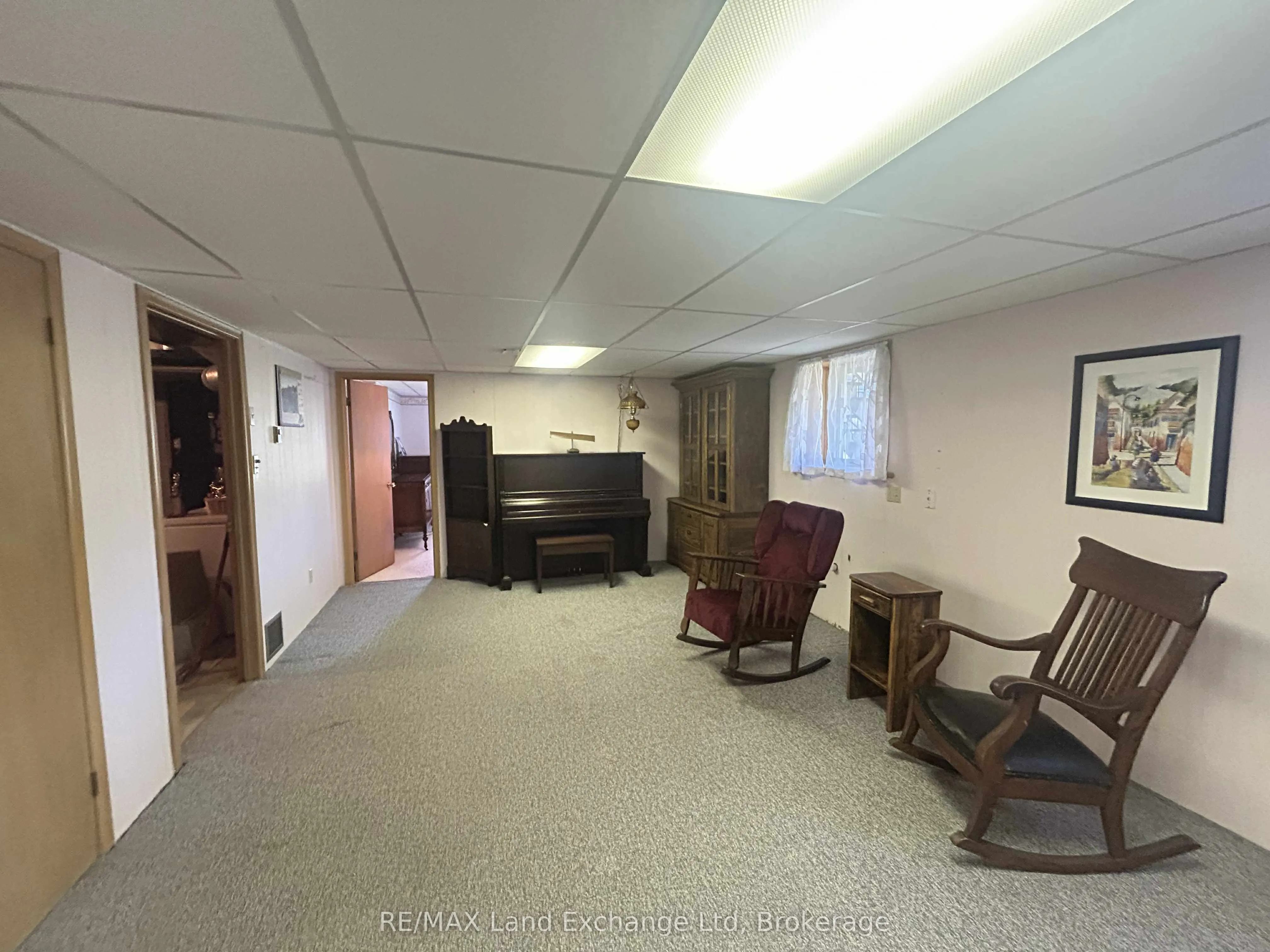 38 Hillcrest Street W
