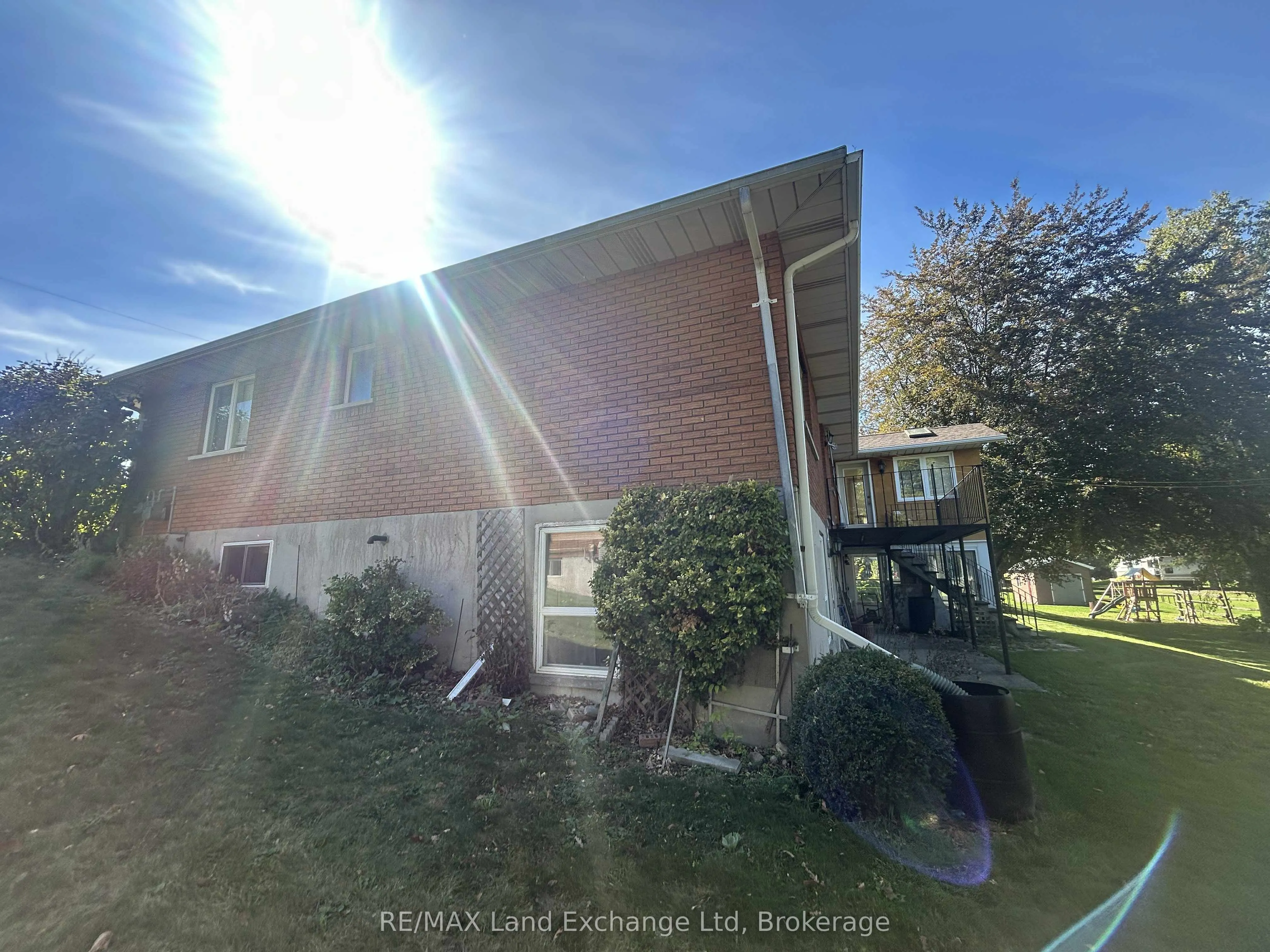 38 Hillcrest Street W