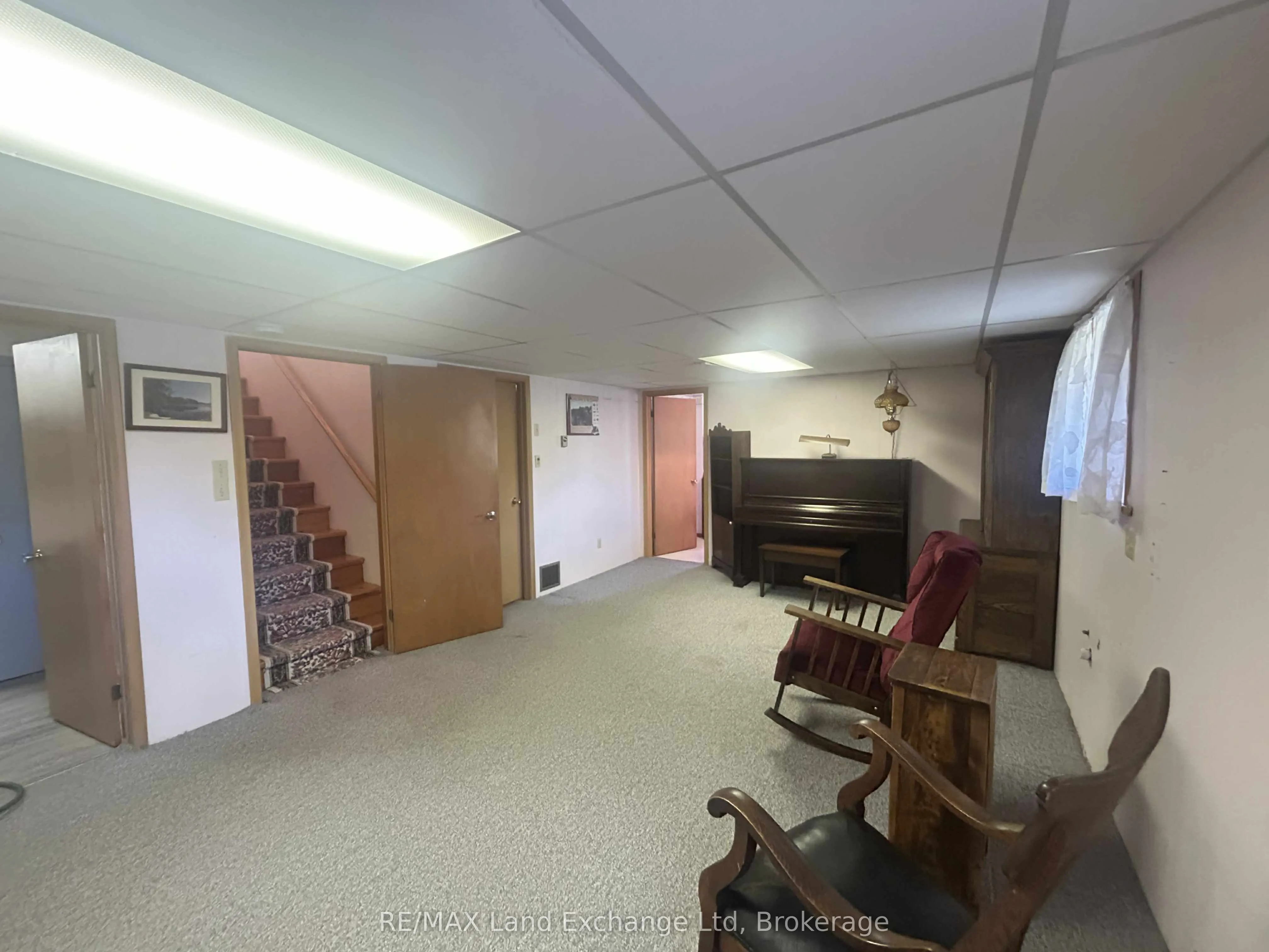 38 Hillcrest Street W