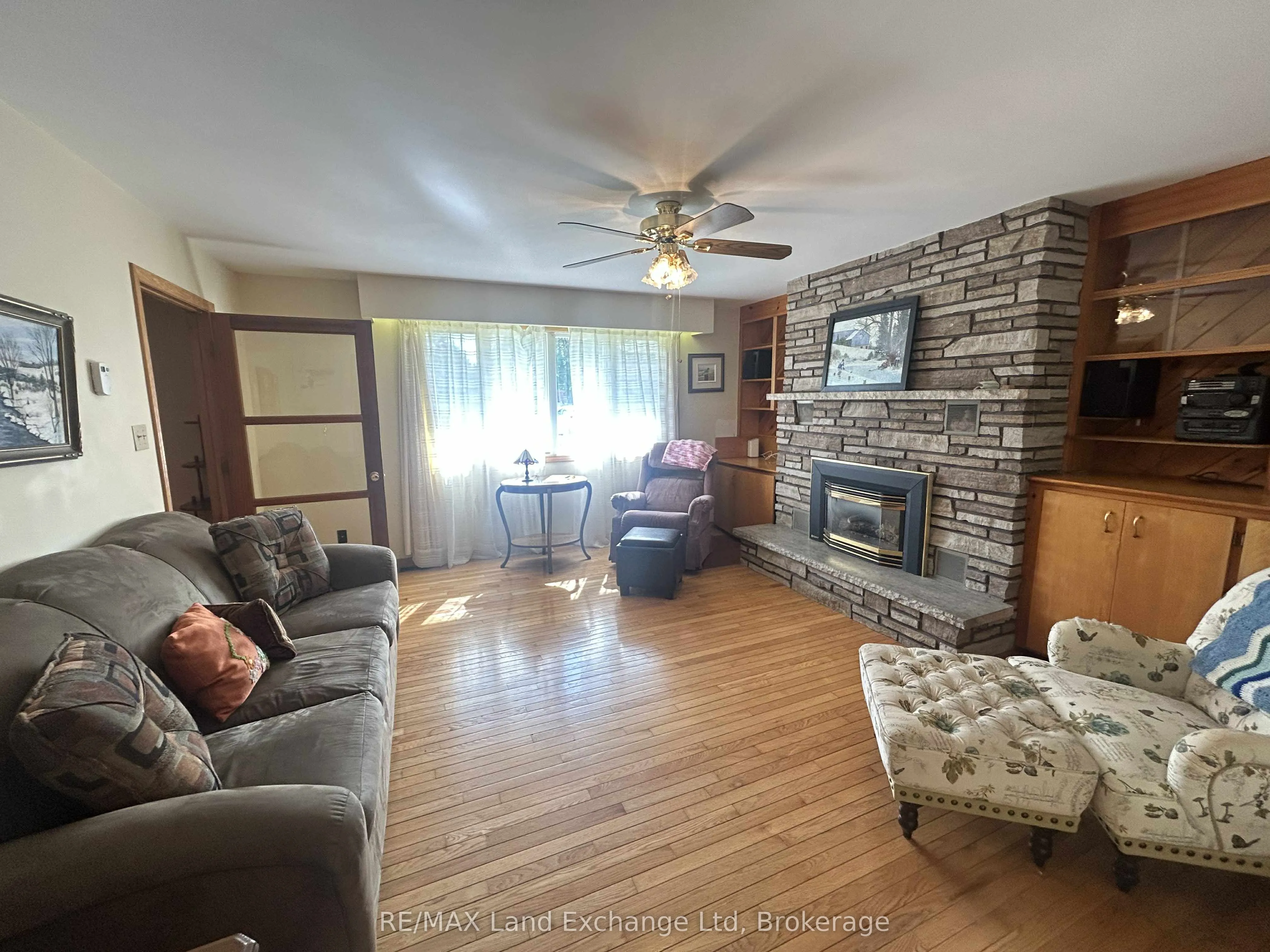 38 Hillcrest Street W