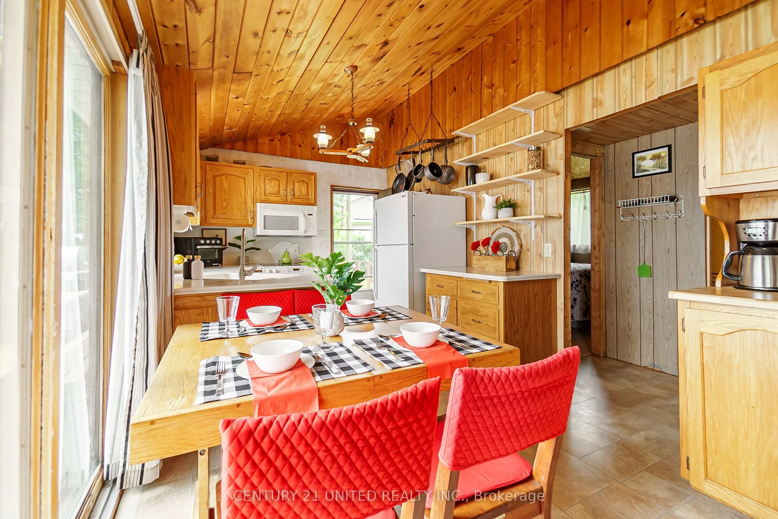 37 Lakeshore Road