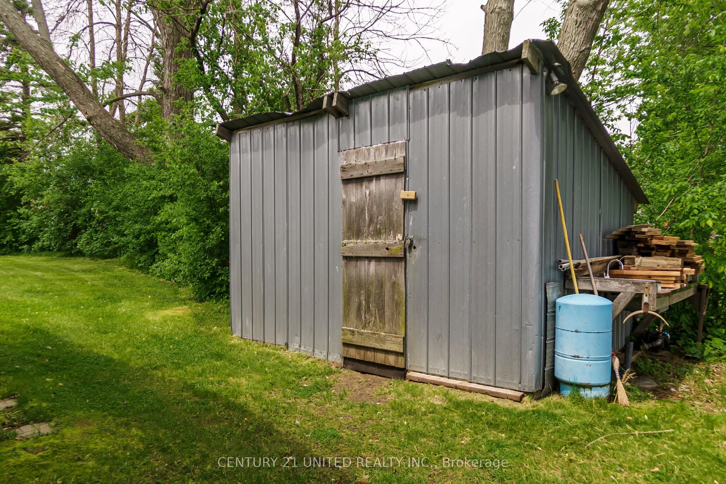 37 Lakeshore Road