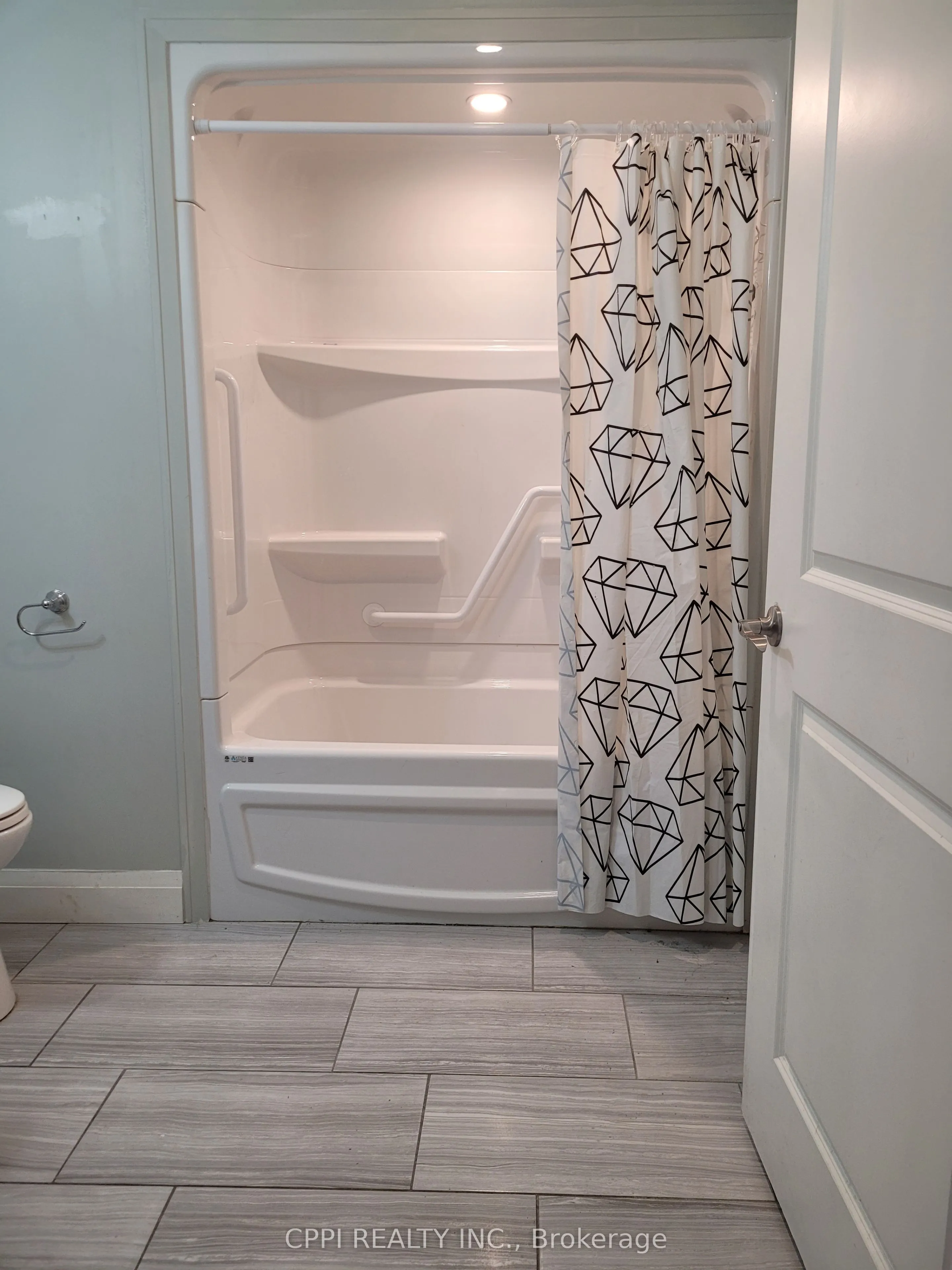 67 Minto Street, #102