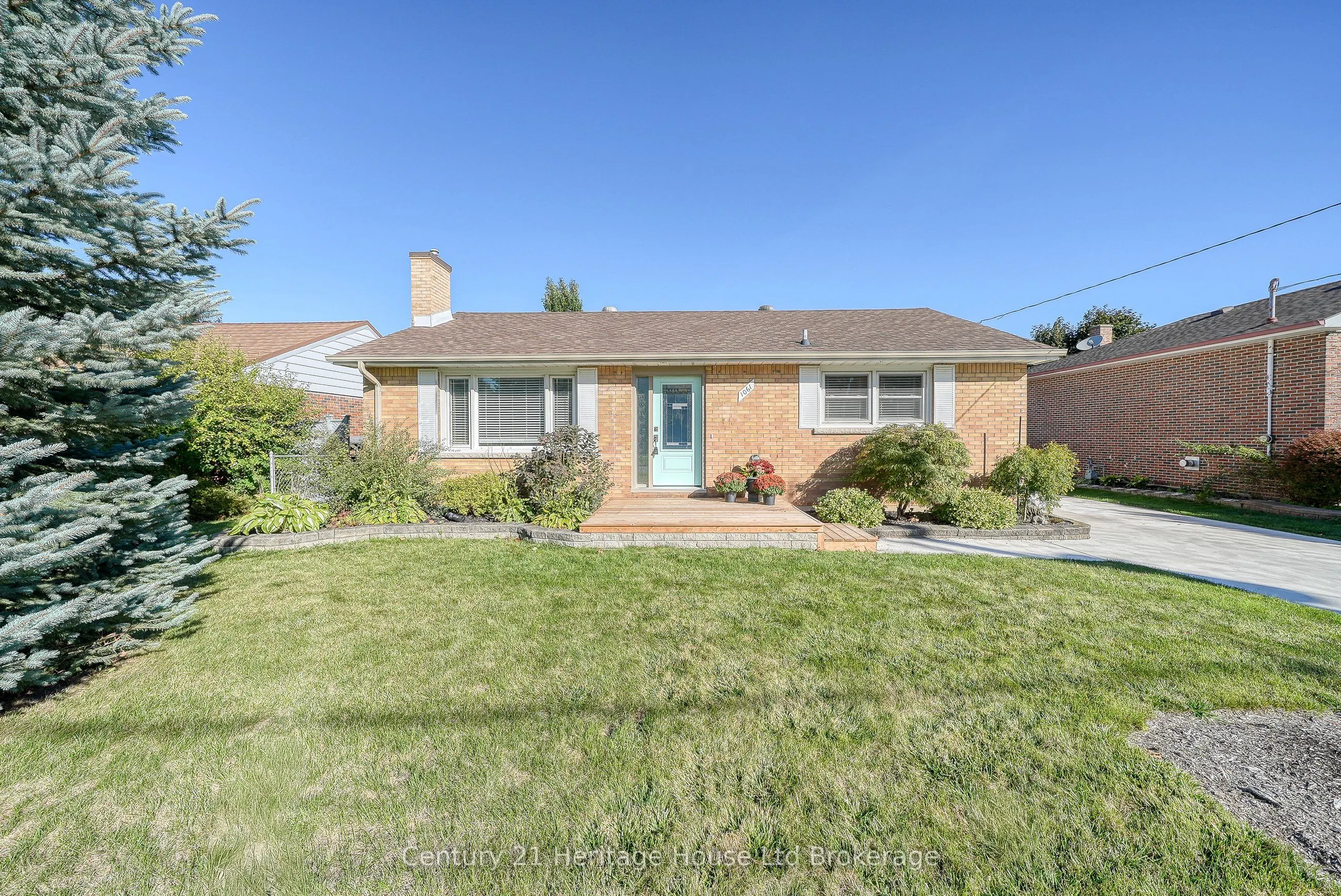 1061 Elora Road