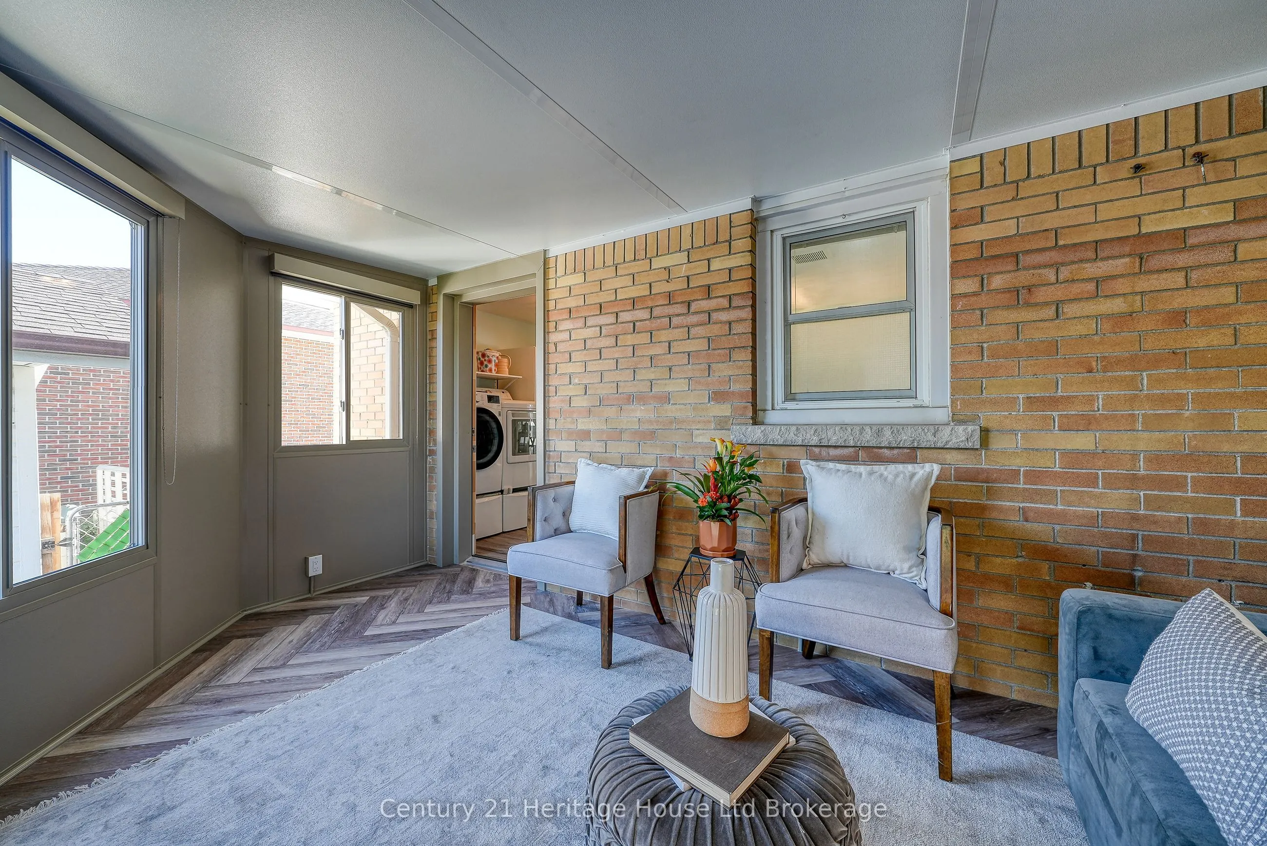 1061 Elora Road