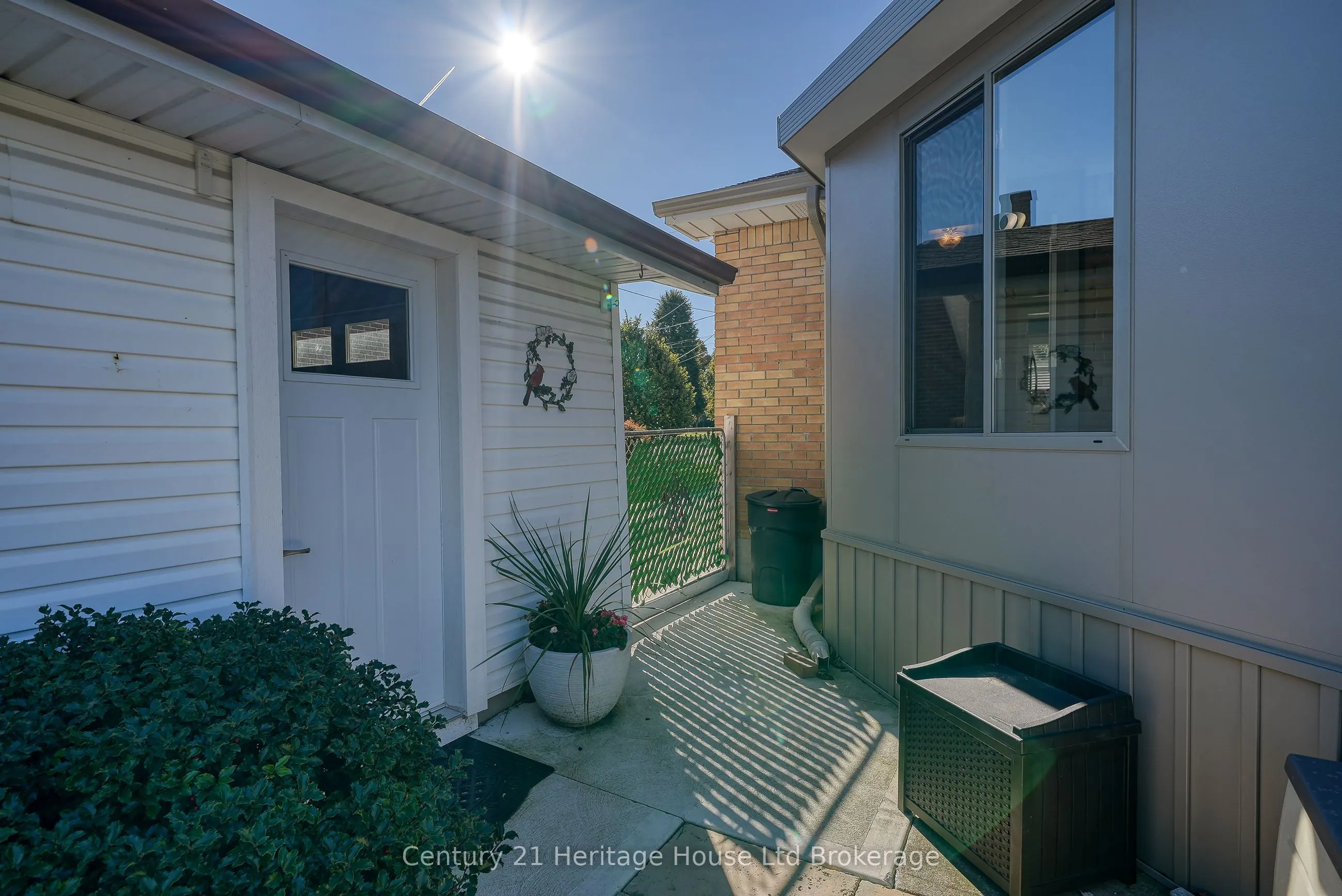 1061 Elora Road