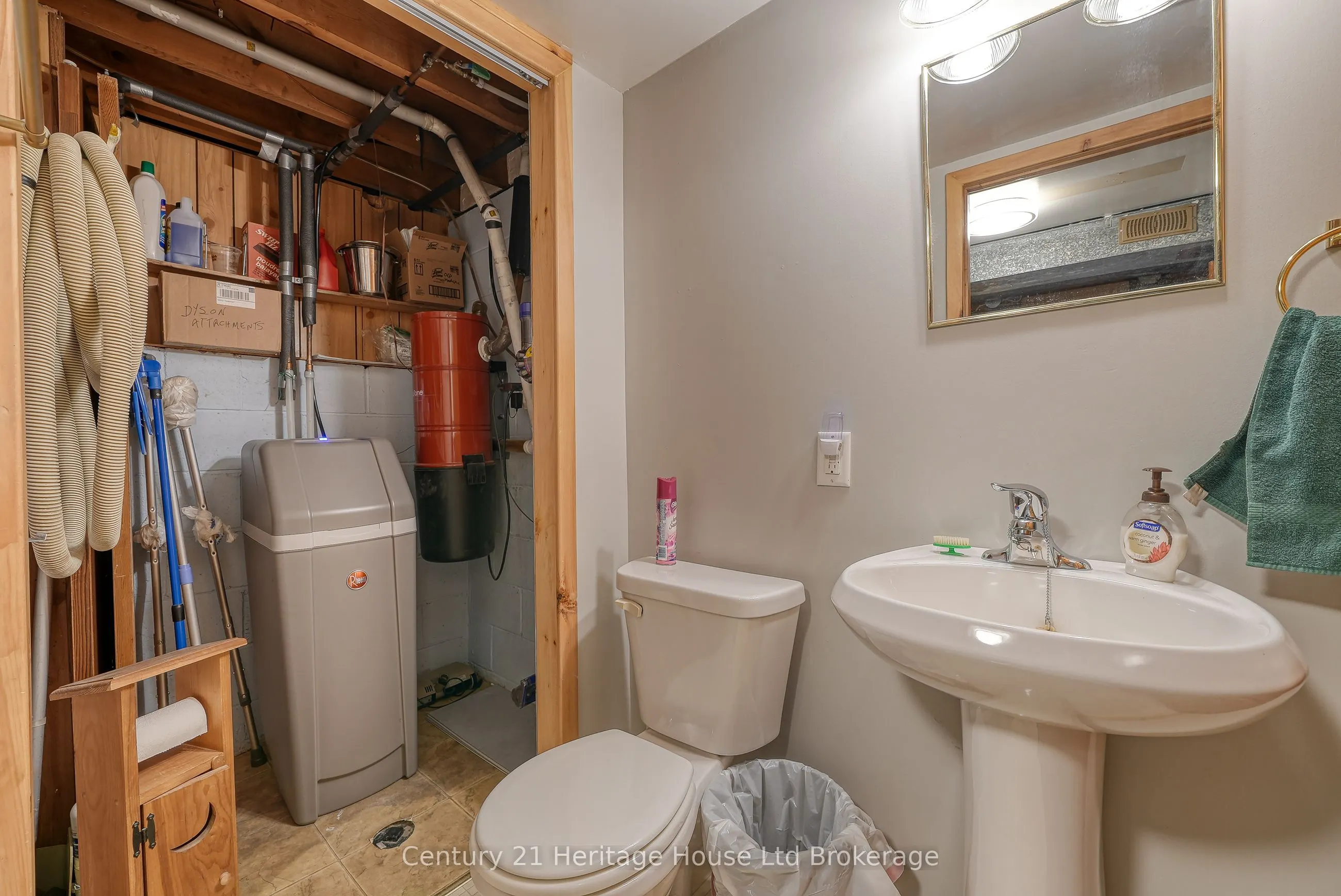 1061 Elora Road