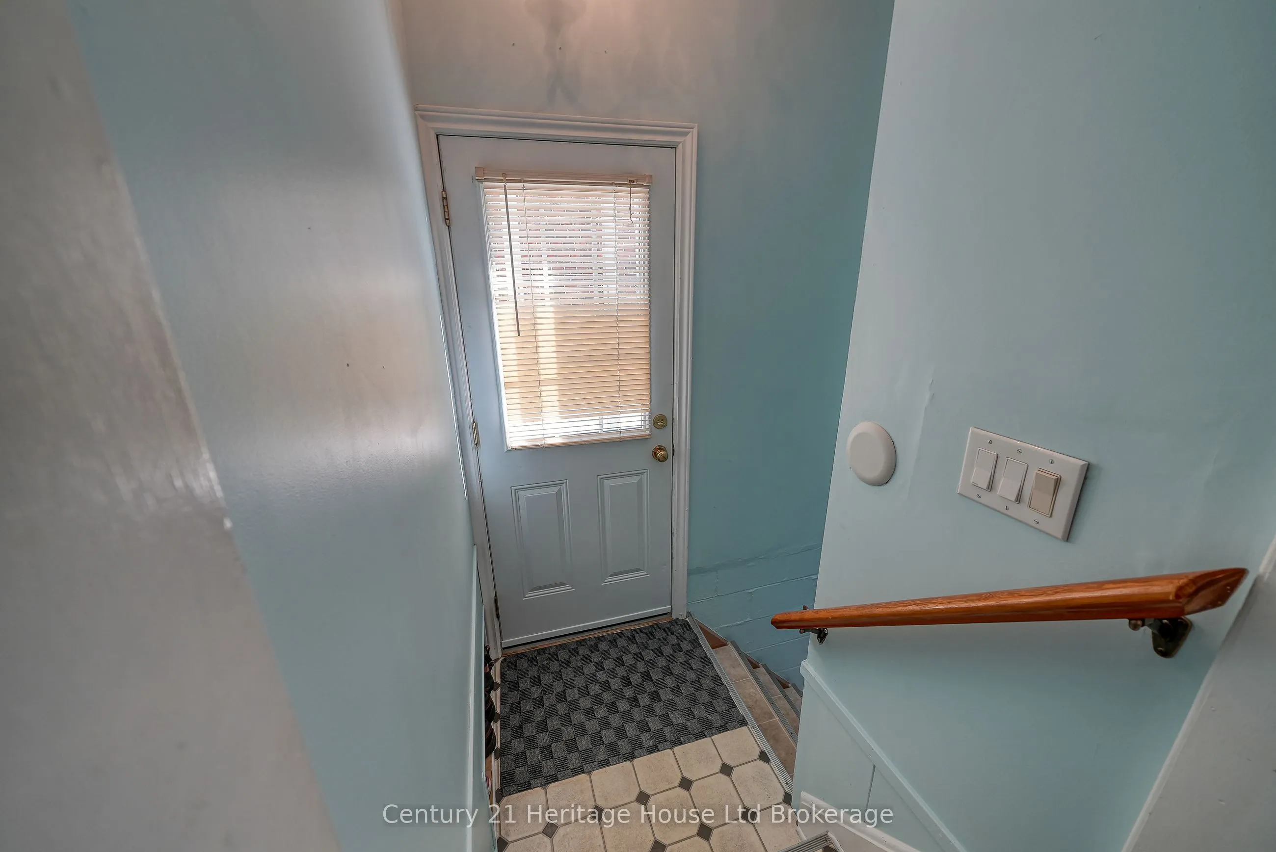1061 Elora Road