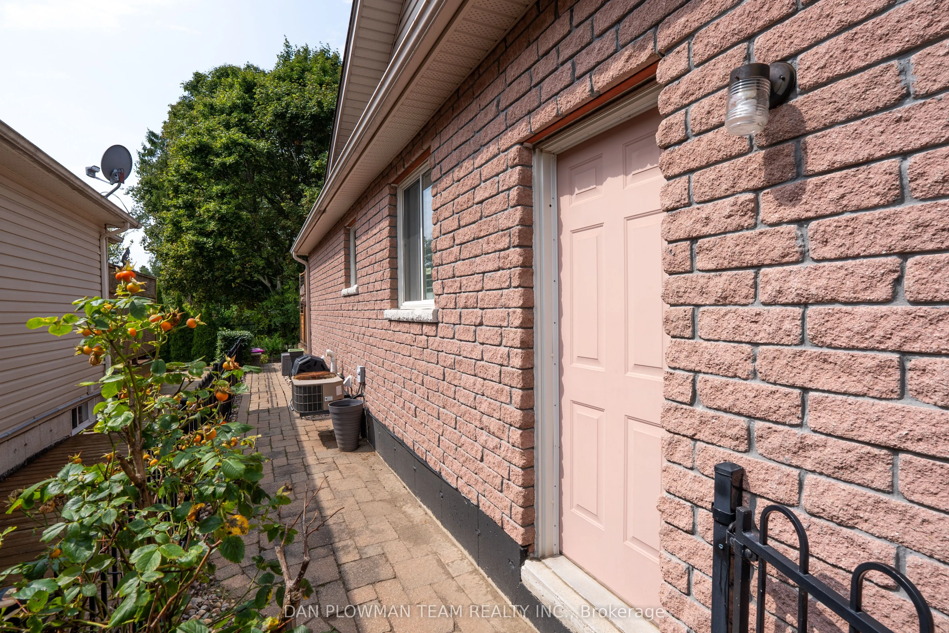 219 Ruttan Terrace