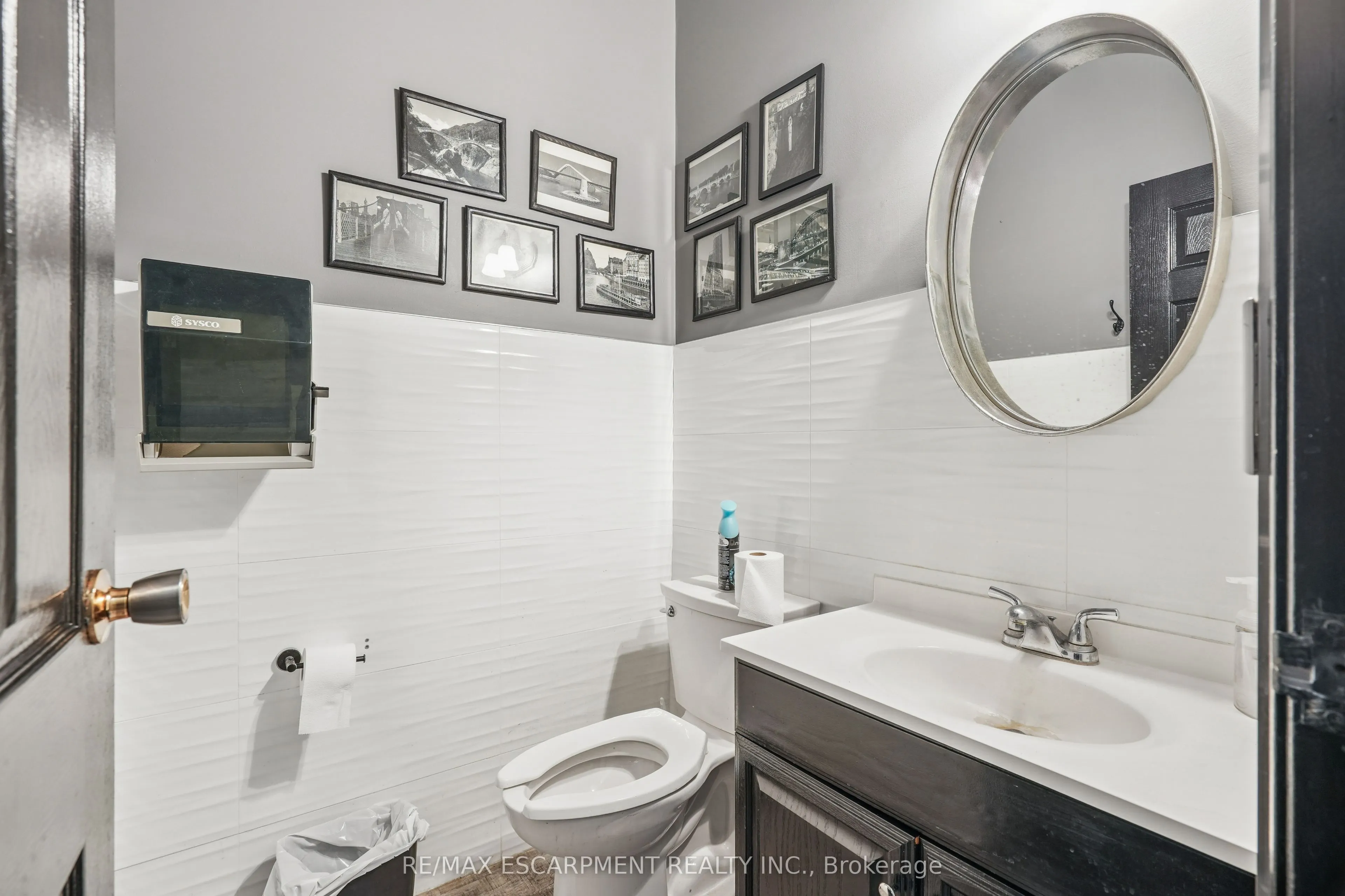 295 Alma Street, #2