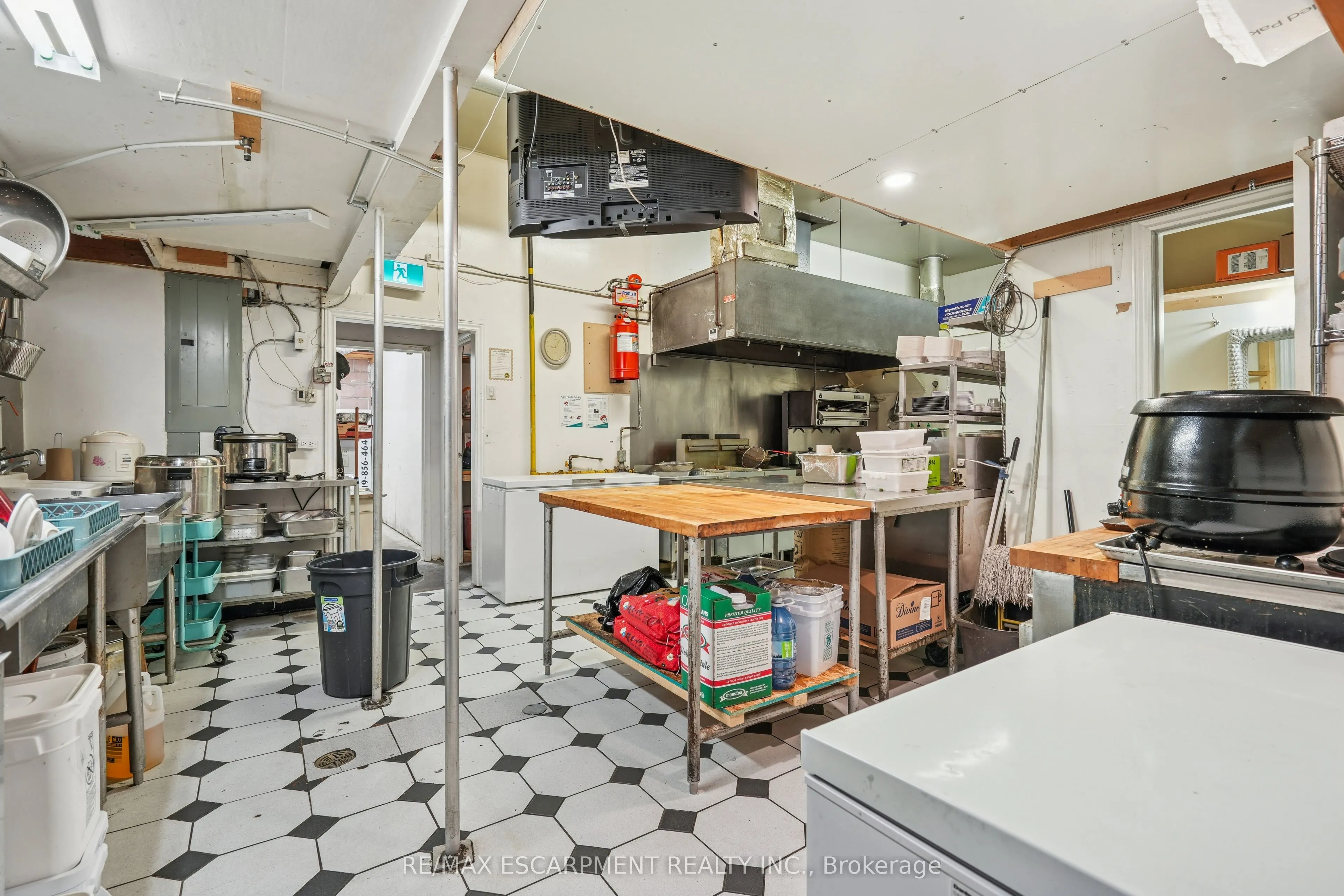 295 Alma Street, #2
