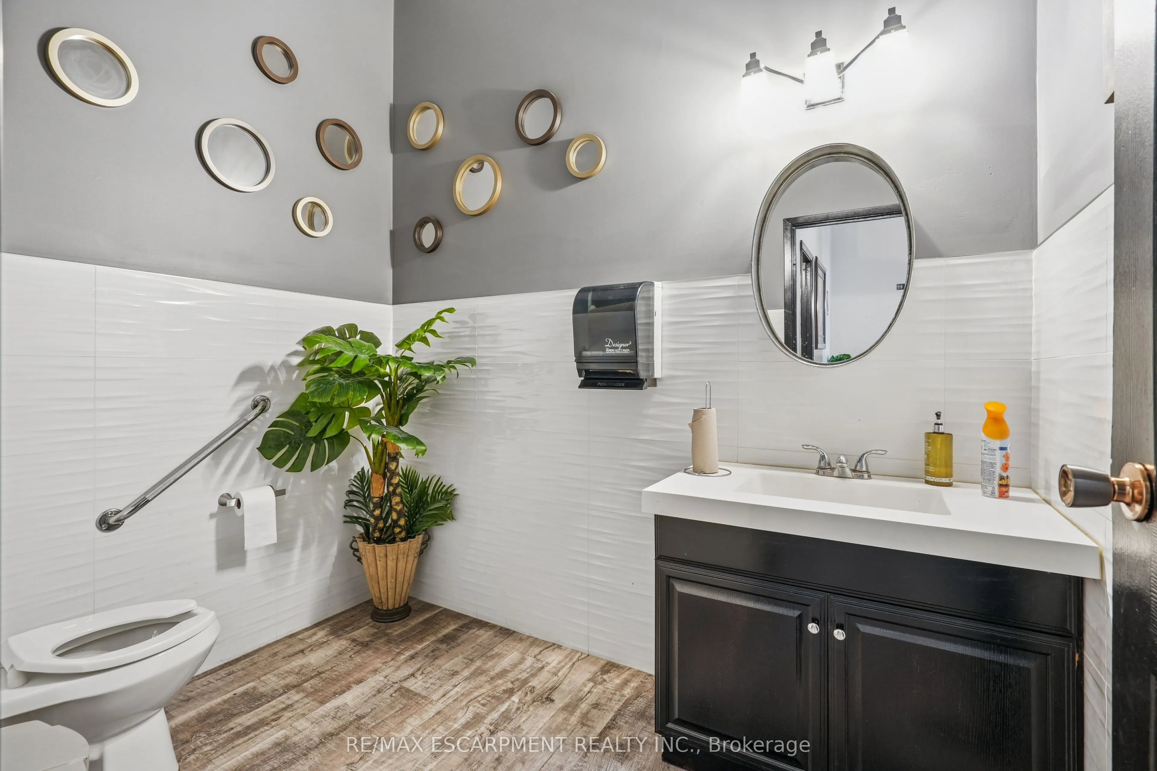 295 Alma Street, #2