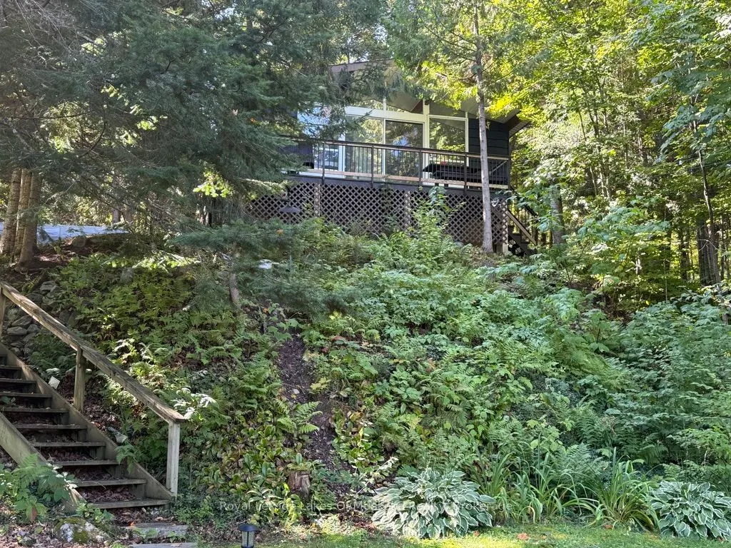 879 Relative Road