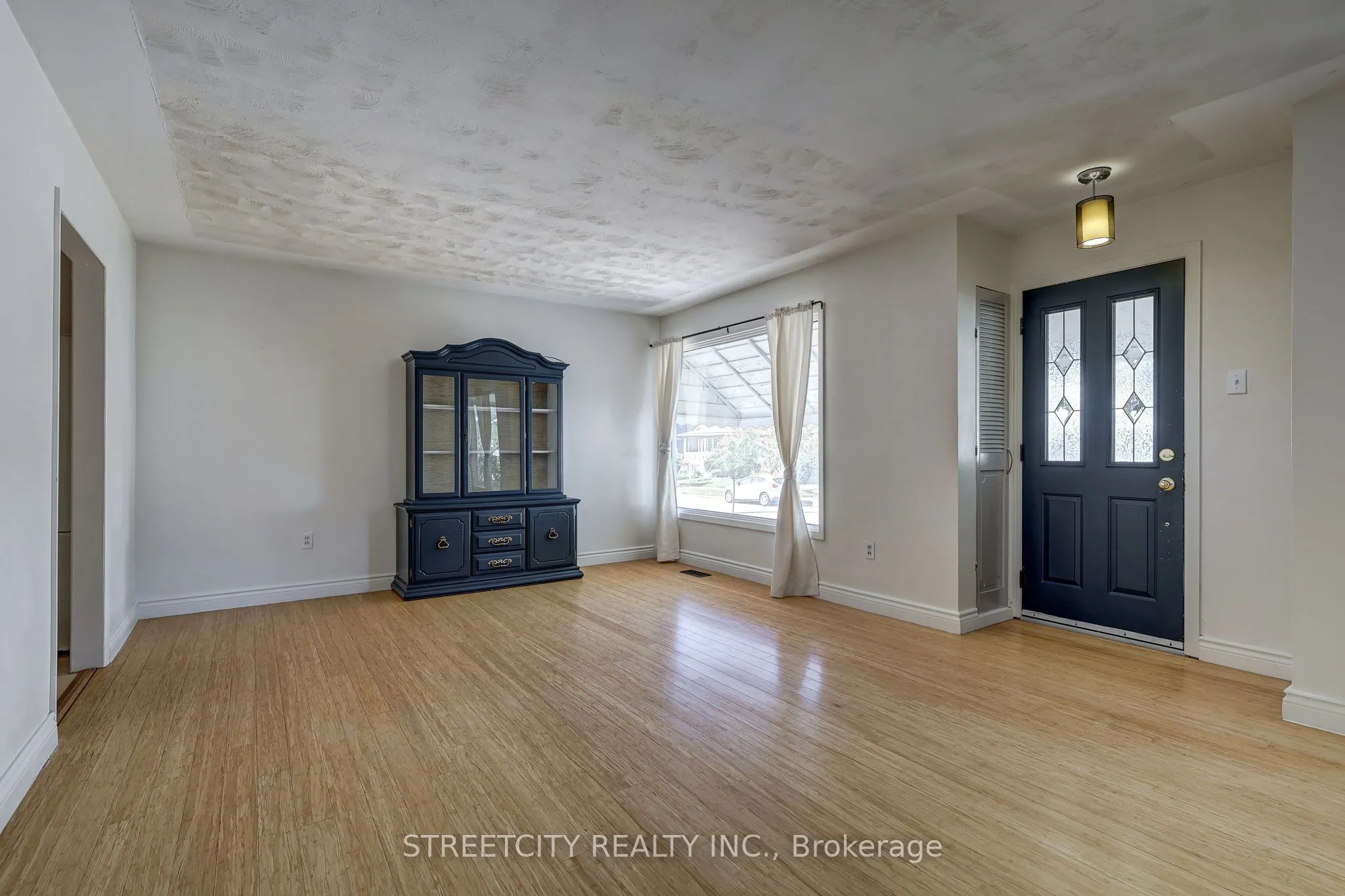 71 Connaught Avenue