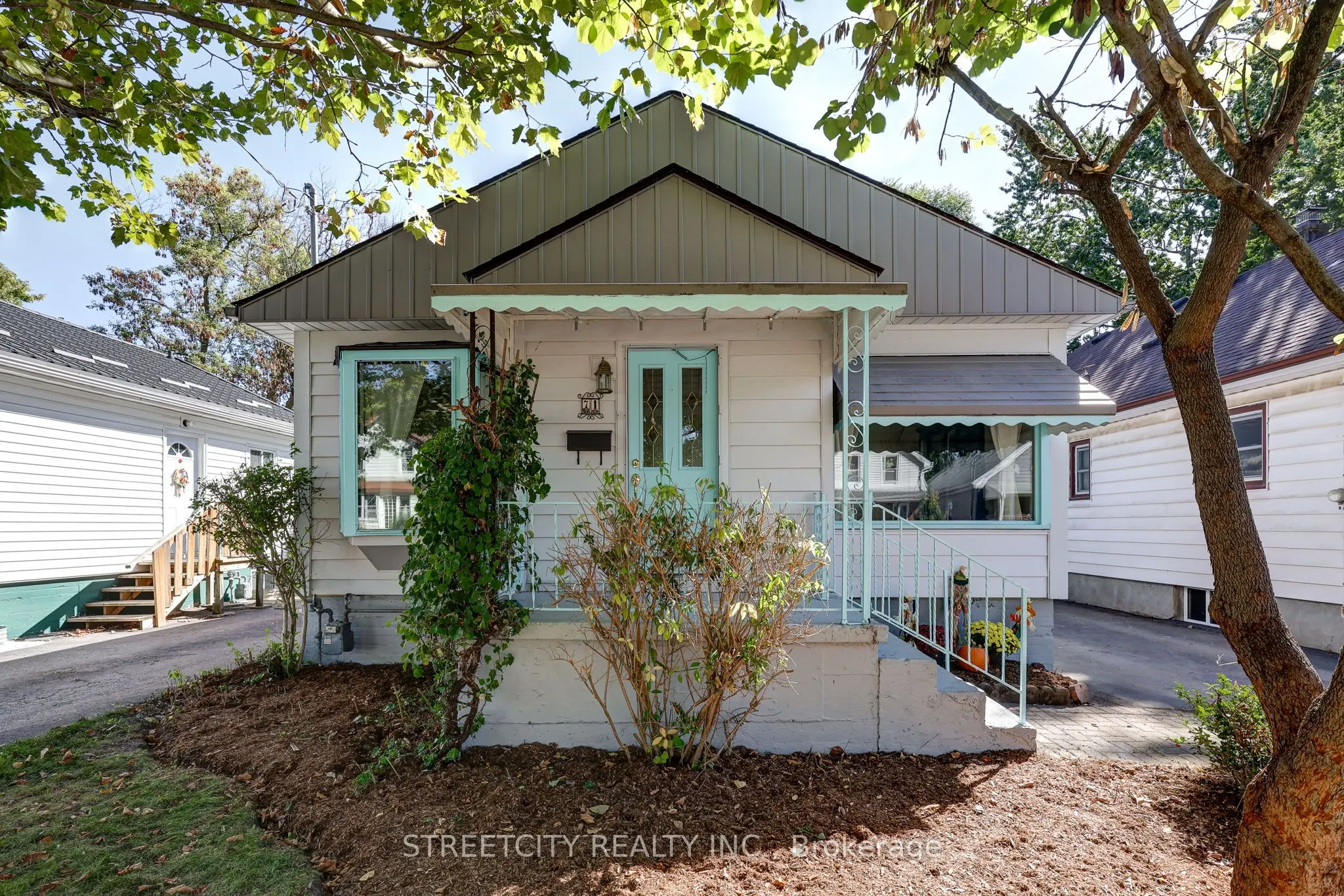 71 Connaught Avenue