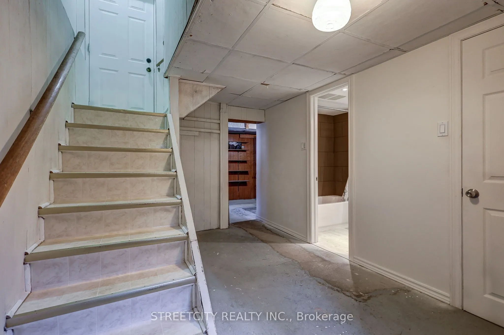 71 Connaught Avenue