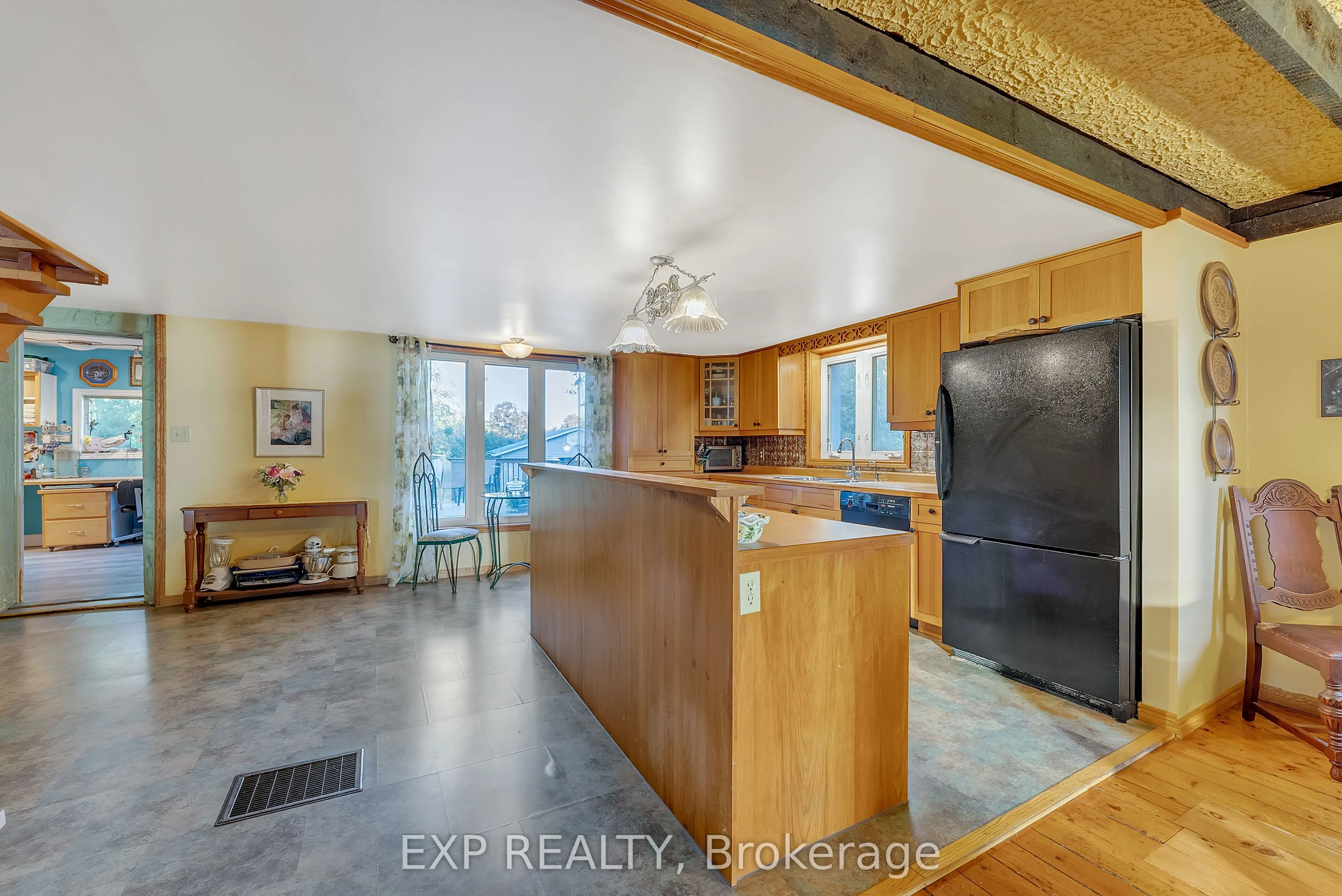 18630 Loyalist Parkway