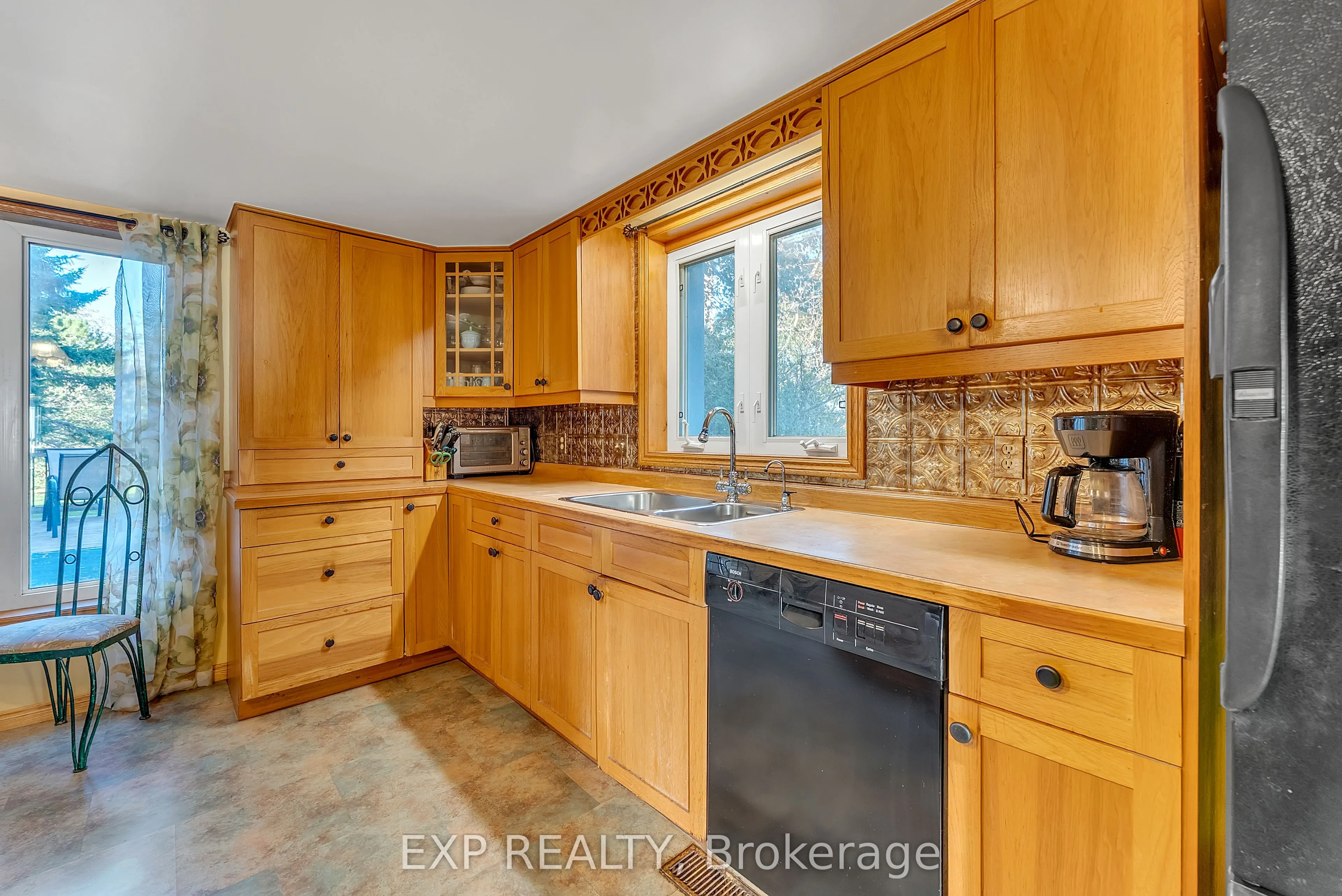 18630 Loyalist Parkway