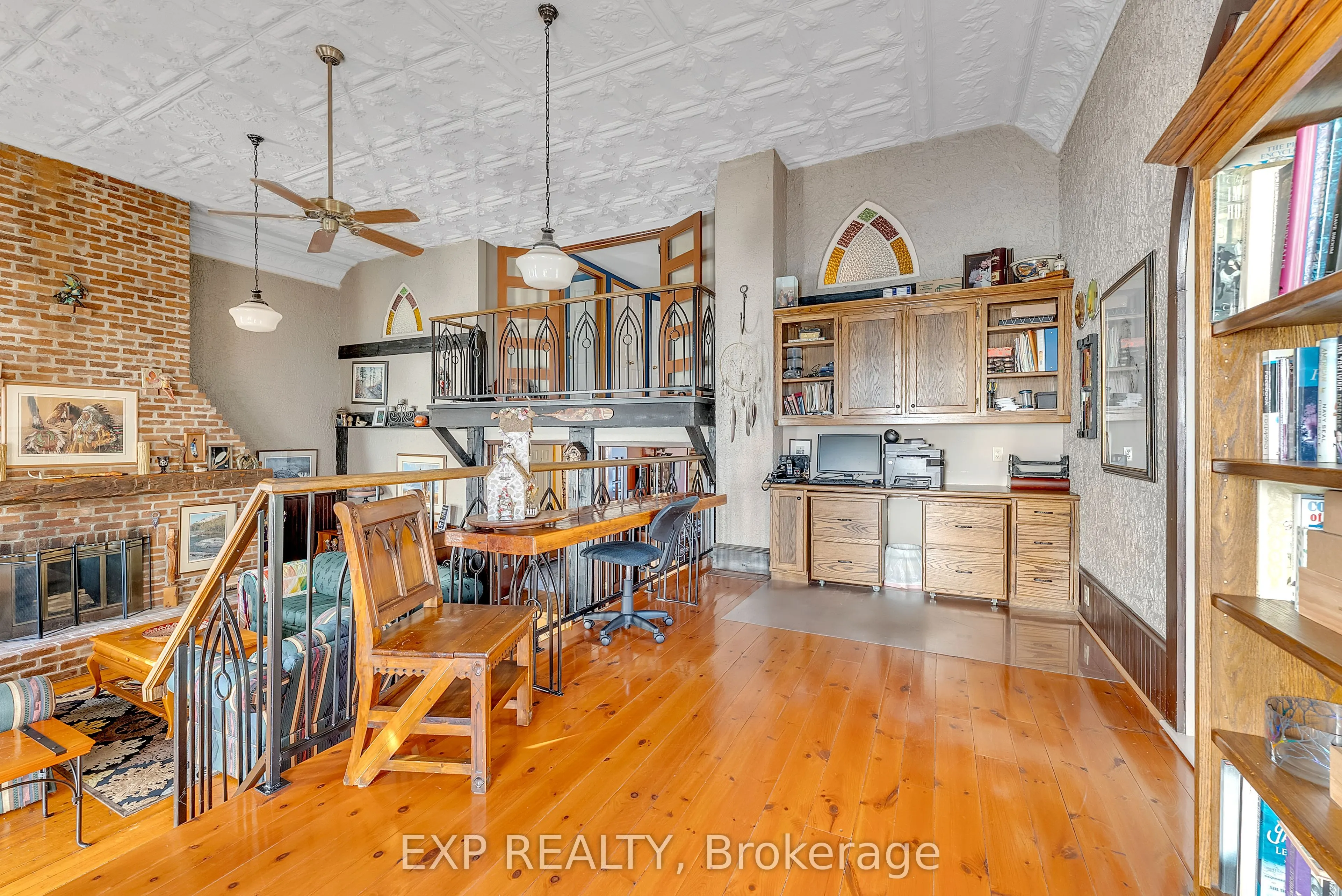 18630 Loyalist Parkway