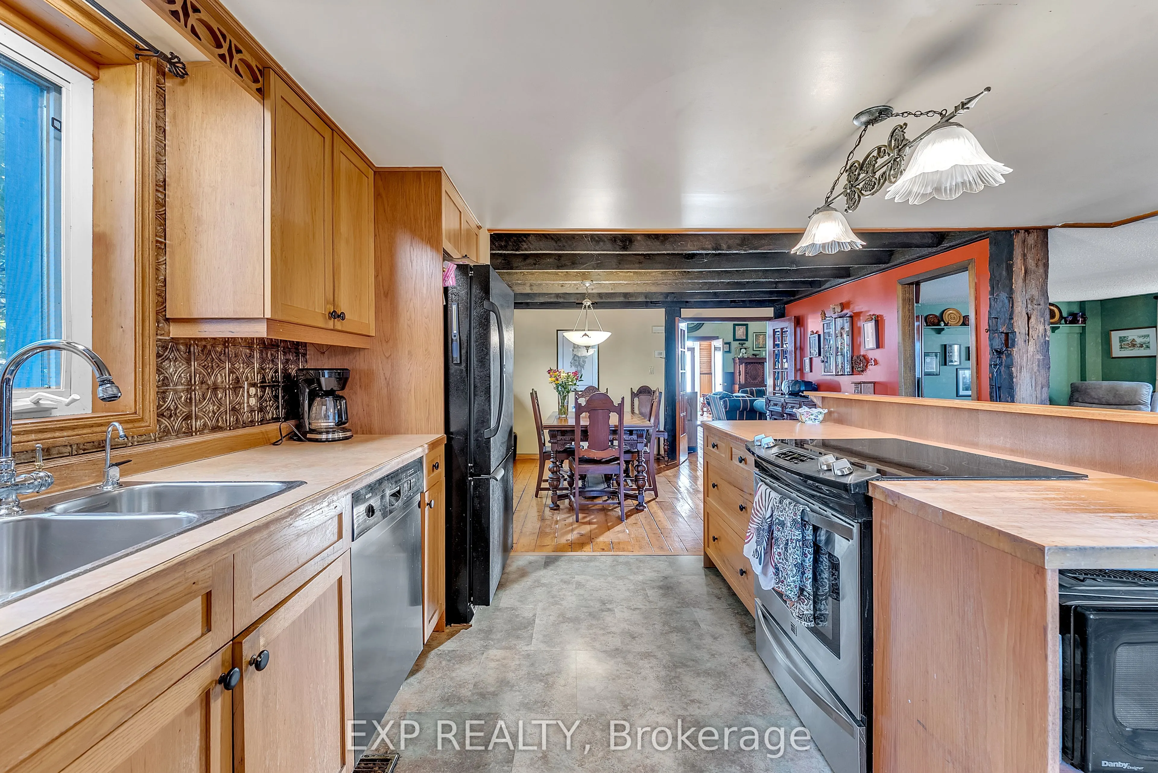 18630 Loyalist Parkway