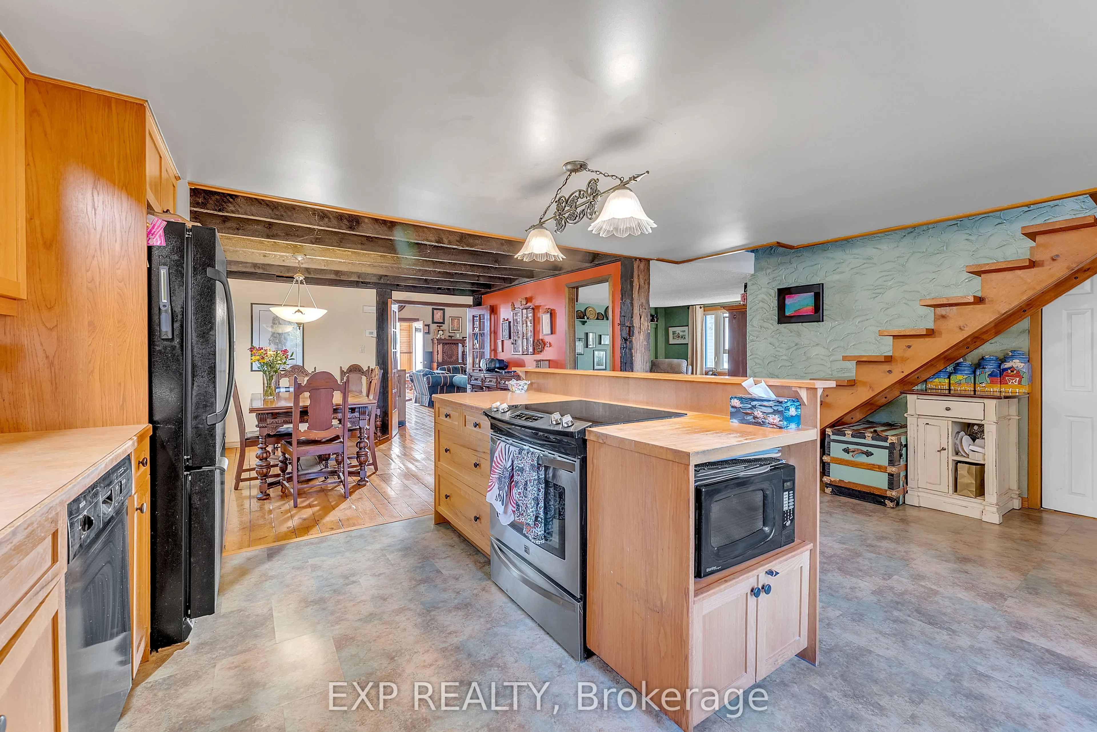 18630 Loyalist Parkway